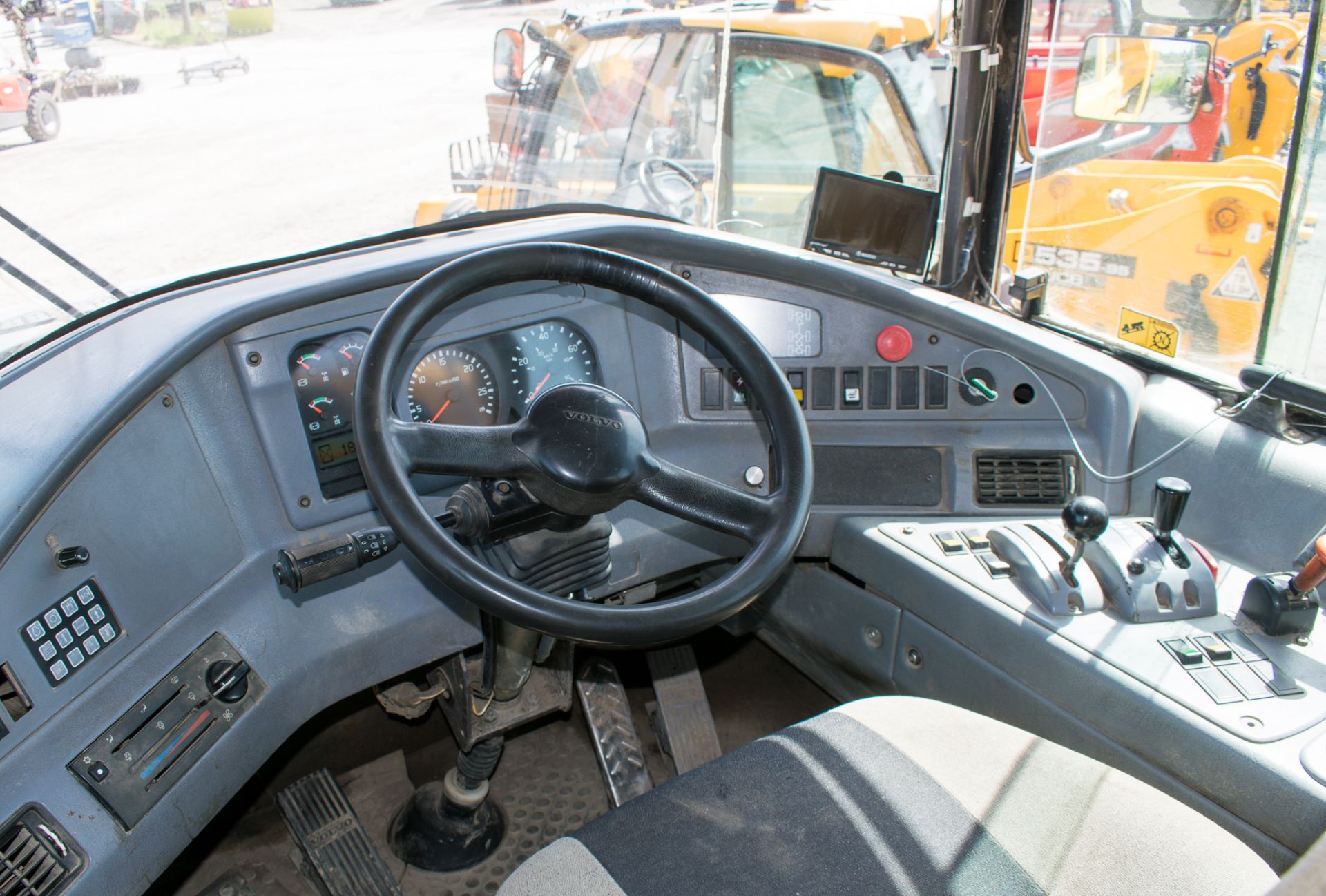 Volvo A30D 30 tonne 6 wheel articulated dump truck Year: 2002 S/N: AD30DV10152 Recorded Hours: 16644 - Image 14 of 17