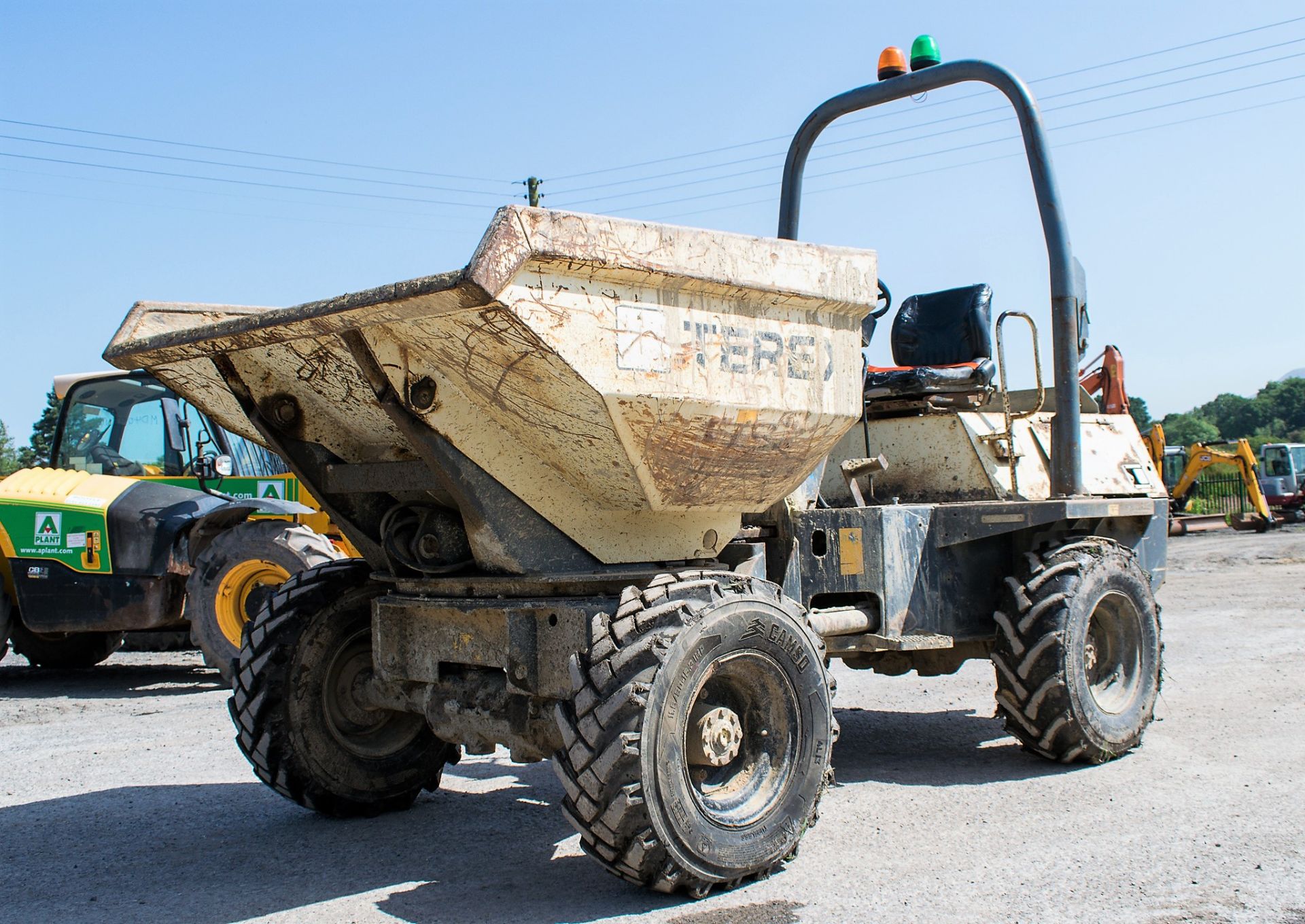 Benford Terex 3 tonne swivel skip dumper Year: 2007 S/N: E704FS153 Recorded Hours: 3931 D1376