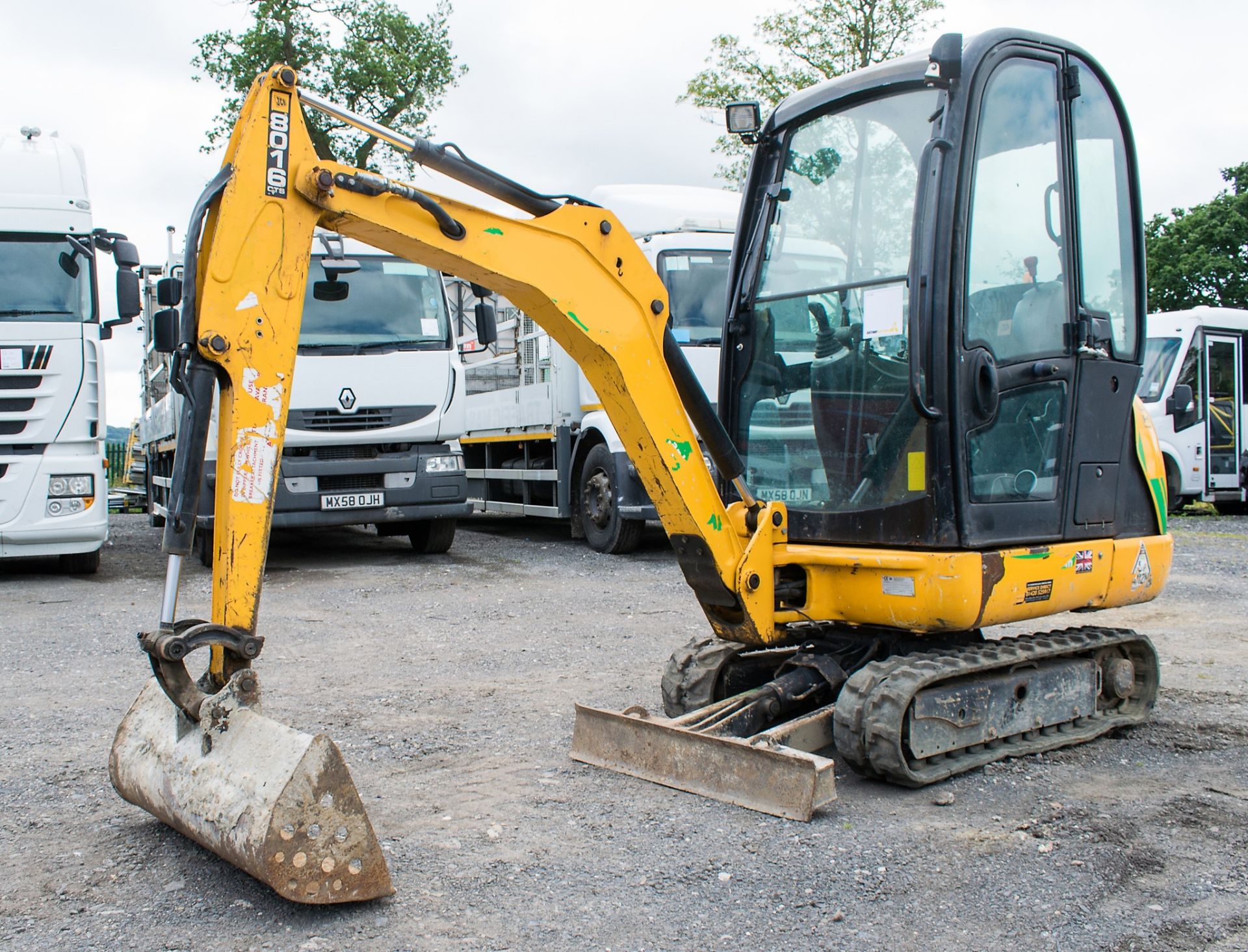 JCB 8016 1.5 tonne rubber tracked mini excavator Year: 2015 S/N: 2071764 Recorded Hours: 944