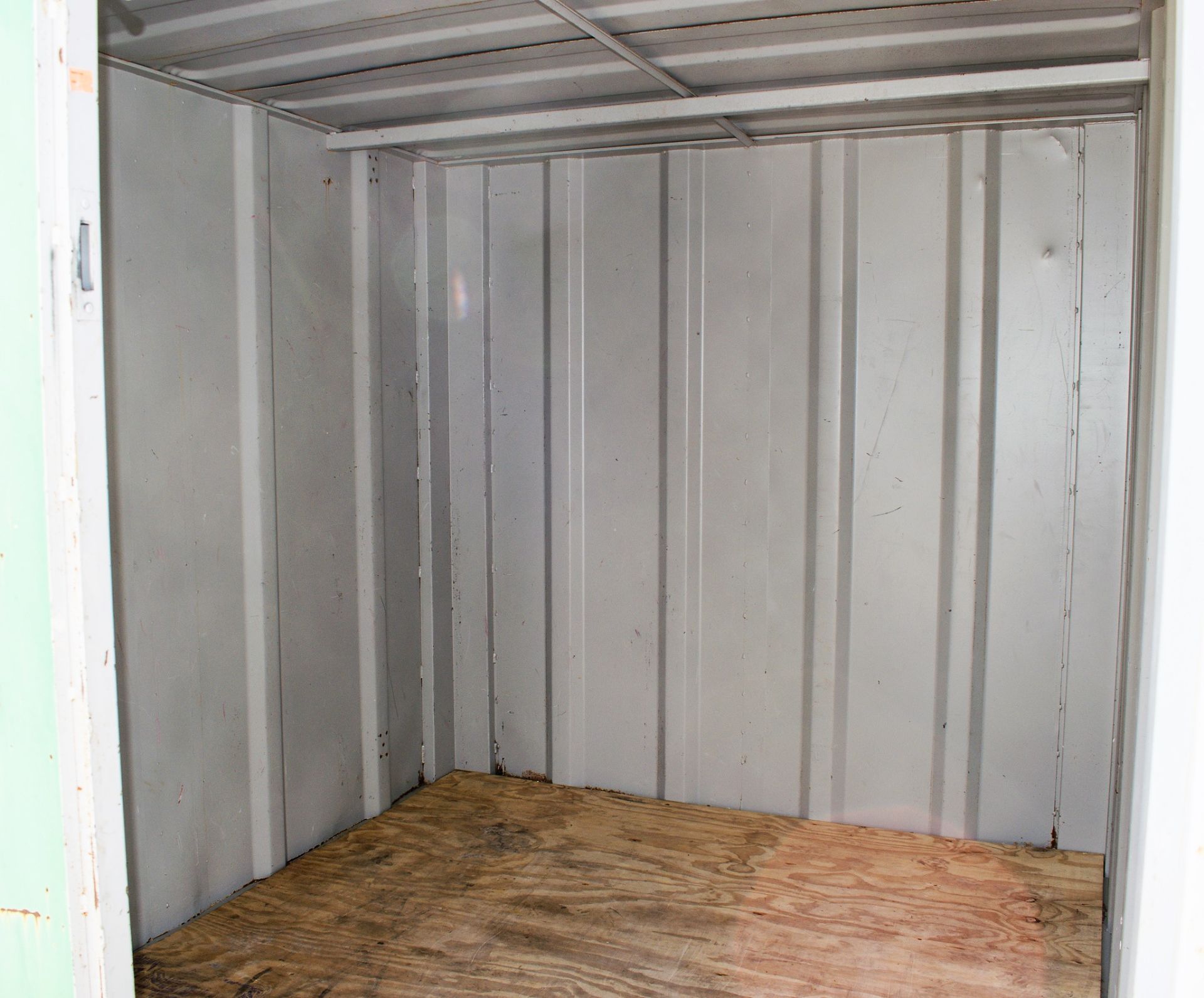 10 ft x 8 ft steel store site unit c/w keys A588427 - Image 7 of 8