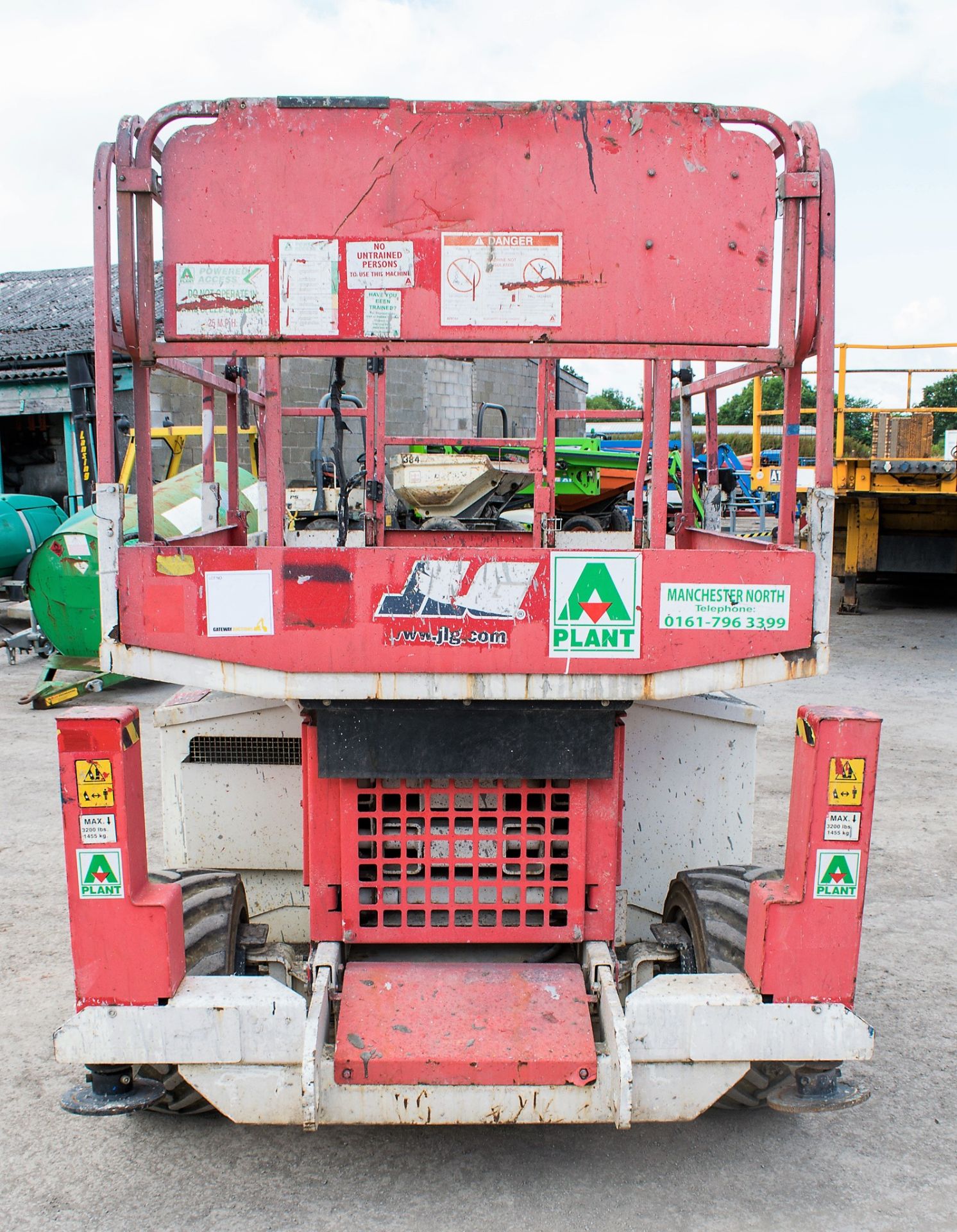 JLG 260 MRT diesel driven 4WD scissor lift access platform Year: 2009 S/N: 192500 Recorded Hours: - Image 5 of 10