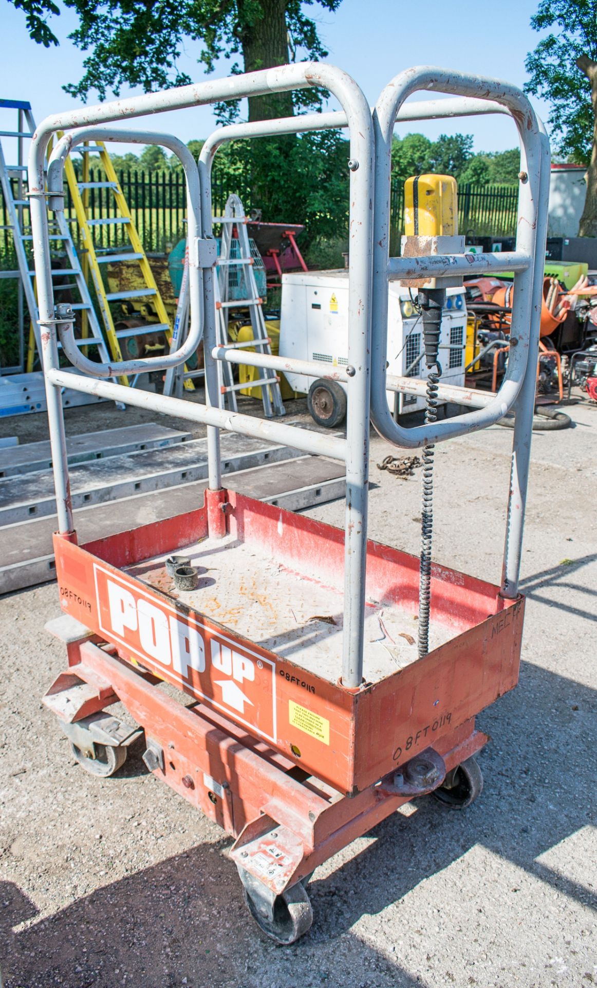 Pop-Up battery electric mobile scissor lift 08FT0119 - Image 2 of 2