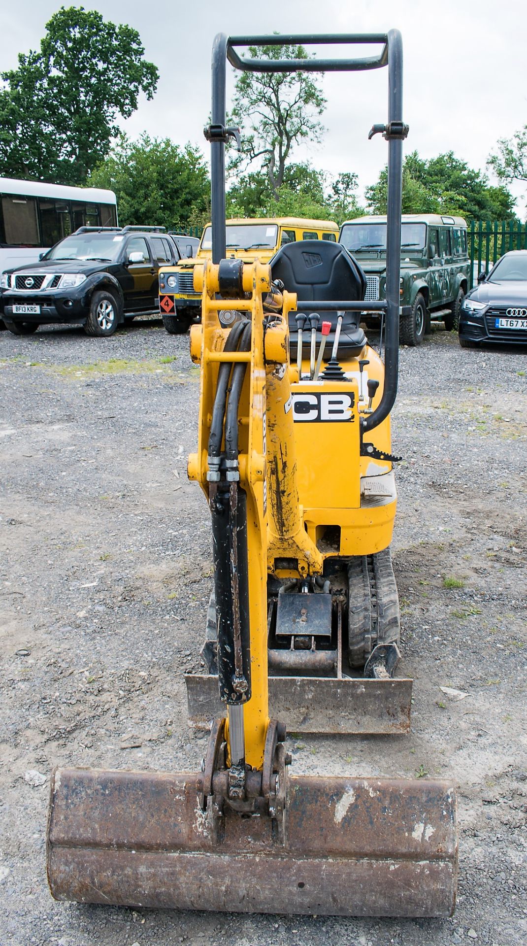 JCB 8008 0.75 tonne rubber tracked micro excavator Year: 2014 S/N: 764937 Recorded Hours: 922 blade, - Image 5 of 11