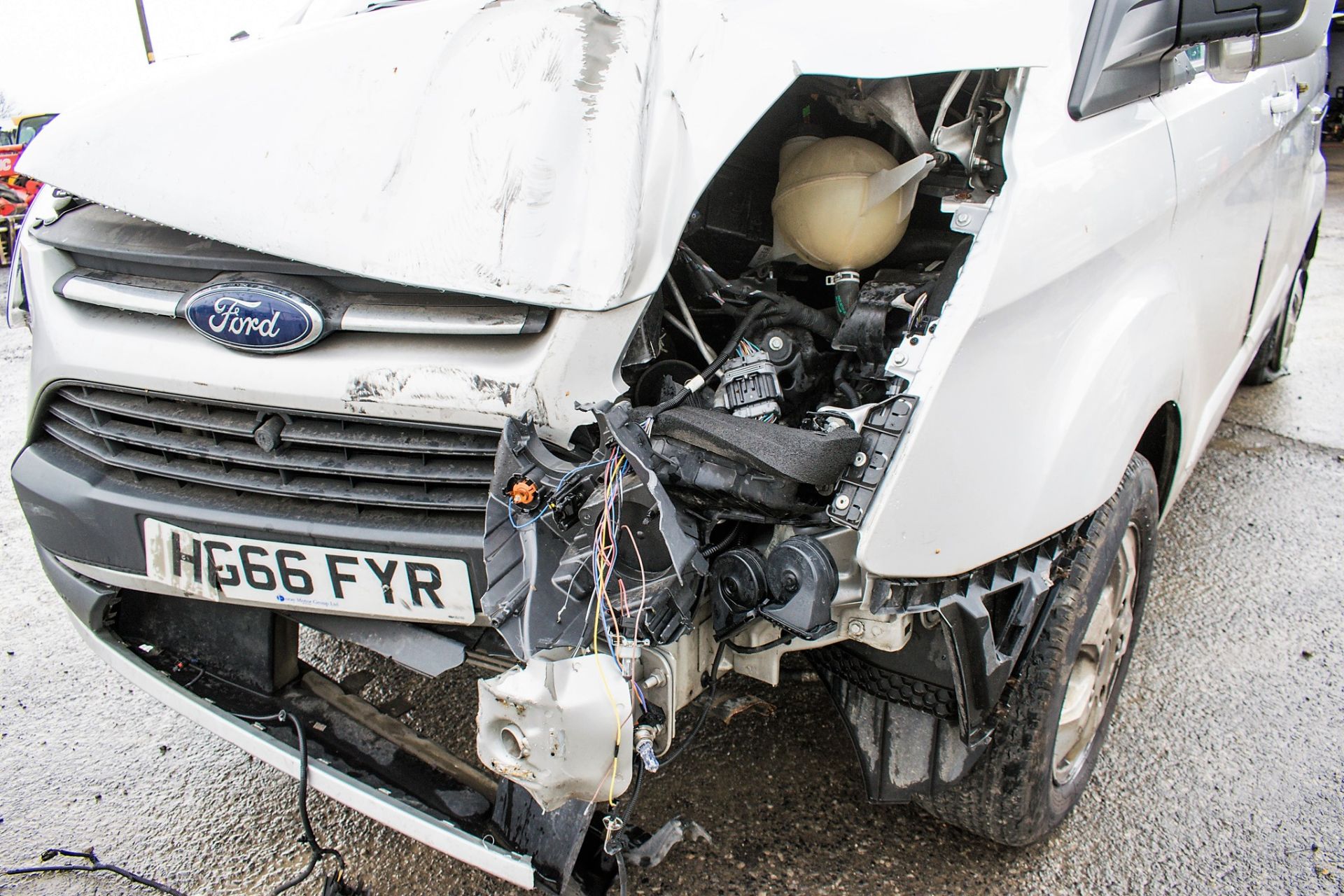 Ford Transit Custom 290 Limited SWB panel van ** Accident Damaged ** Registration Number: HG66 FYR - Image 7 of 14
