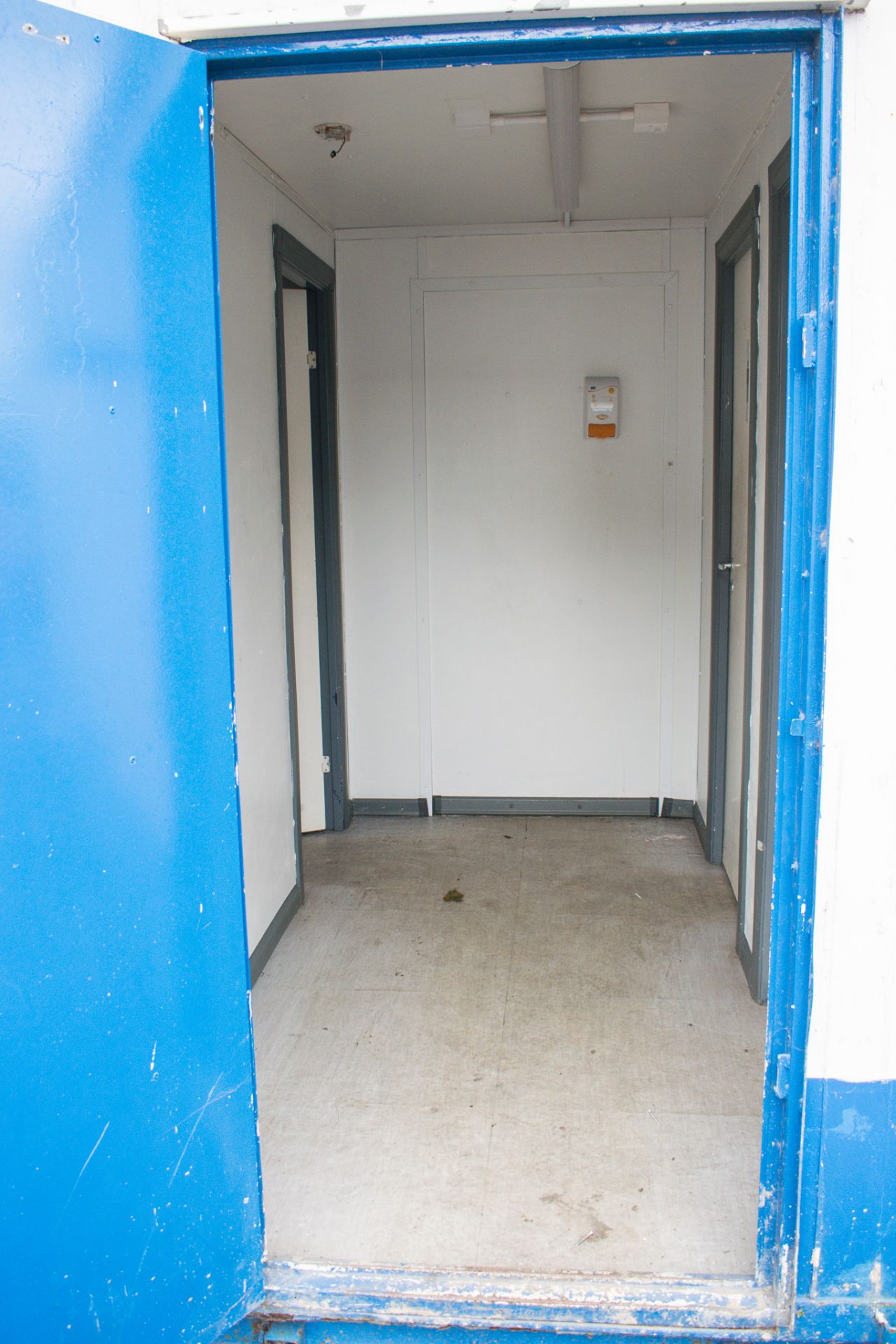 32 foot x 10 foot anti vandal canteen / toilet shower block comprising canteen with sink unit in one - Image 8 of 16