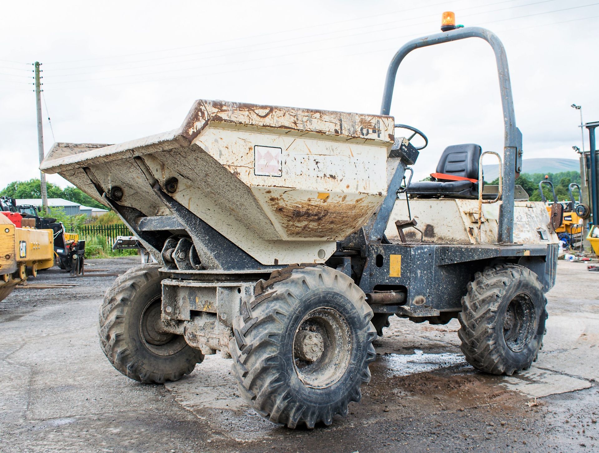 Benford Terex 3 tonne swivel skip dumper Year: 2007 S/N: E706FS217 Recorded Hours: 2849 1384