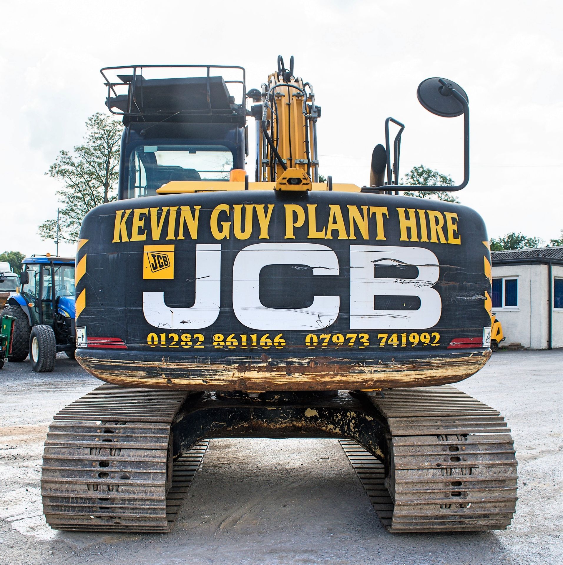 JCB JS 130 LC 13 tonne steel tracked excavator Year: 2013 Seriel Number : 1786698 Recorded hours: - Image 6 of 13