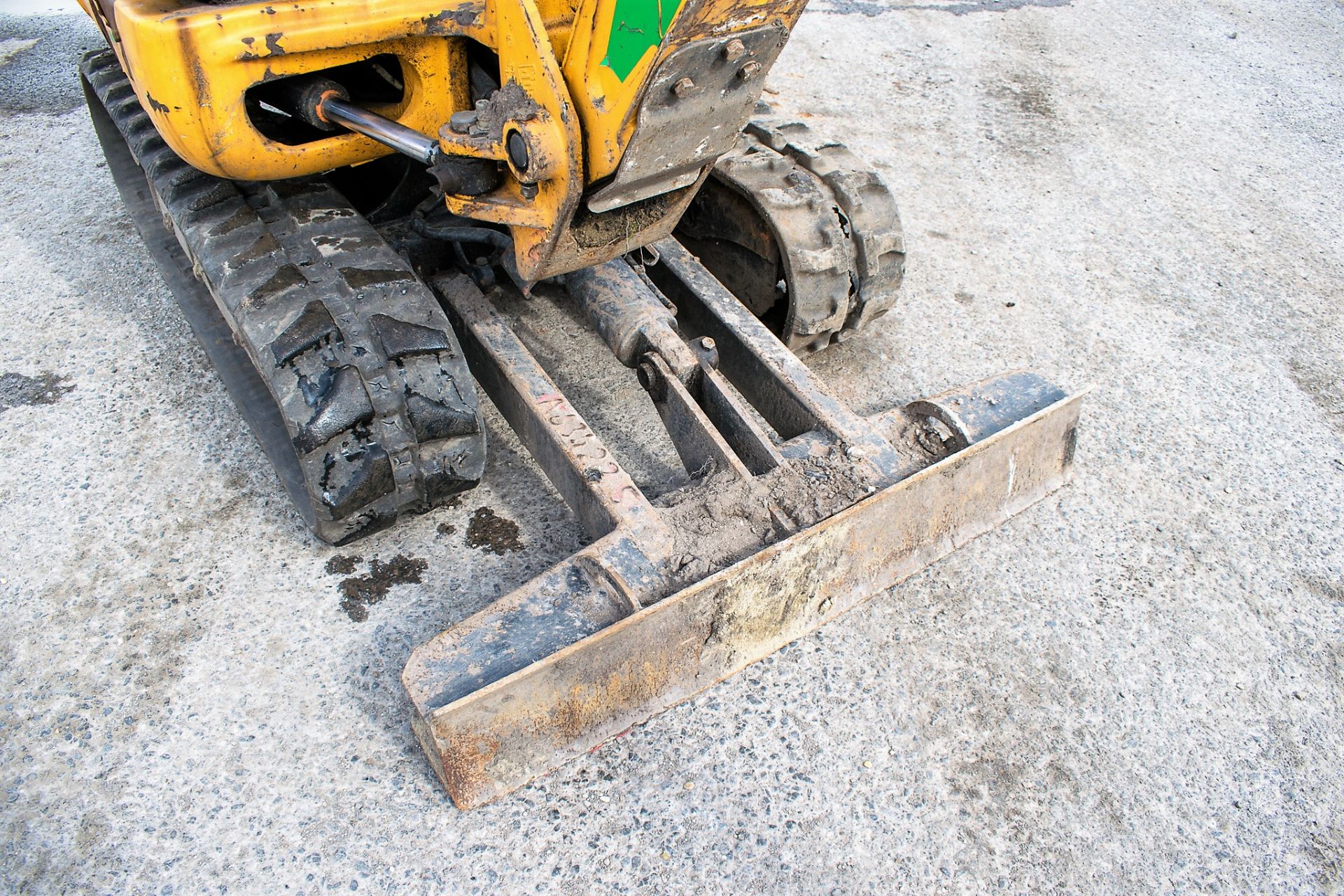 JCB 8016 1.5 tonne rubber tracked mini excavator Year: 2014 S/N: 2071548 Recorded Hours: 1604 blade, - Image 10 of 12