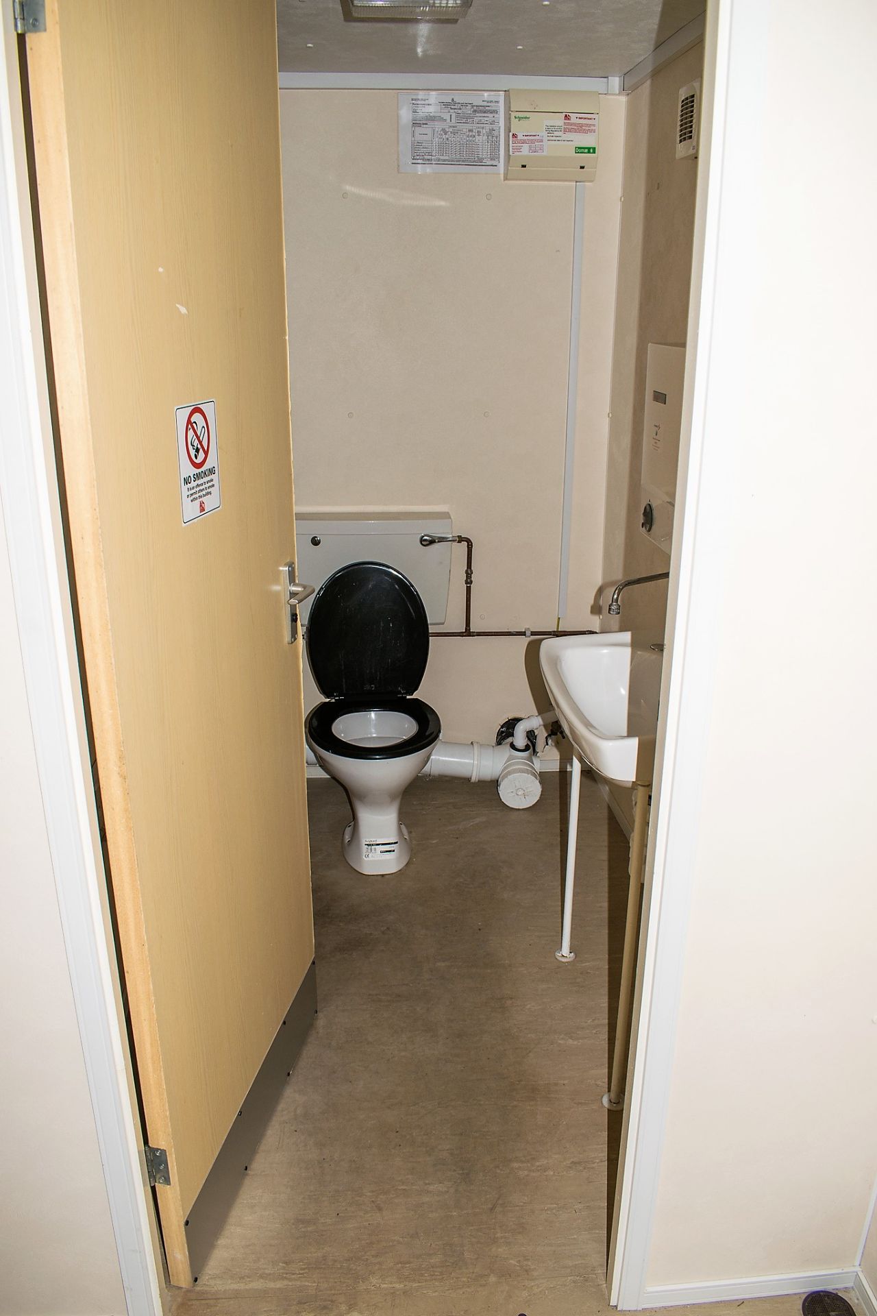 32 ft x 10 ft steel anti vandal toilet/canteen site unit Comprising of: Toilet, shower, lobby & - Image 8 of 11