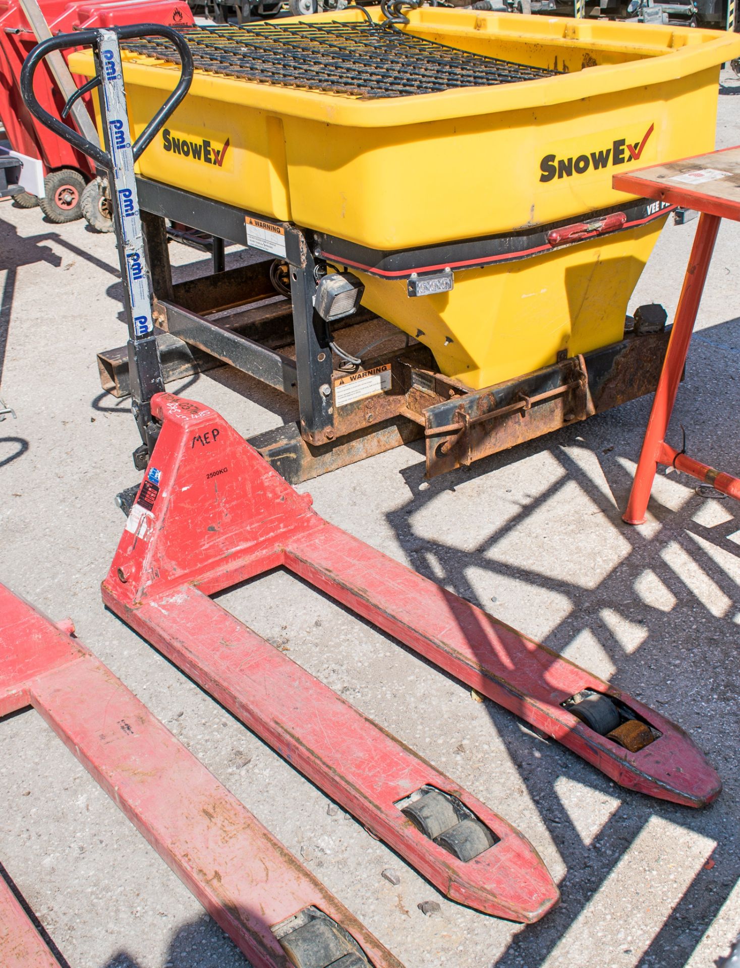 Hydraulic pallet truck UNC