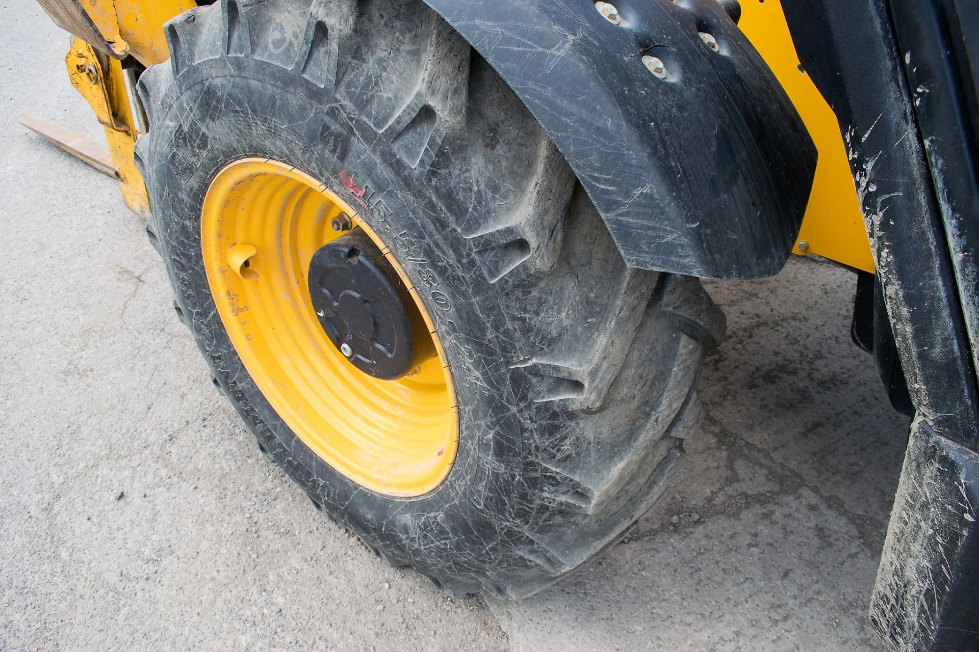 JCB 533-105 10.5 metre telescopic handler  Year: 2013 S/N: 2179534 Recorded Hours: 4392 c/w air - Image 8 of 13