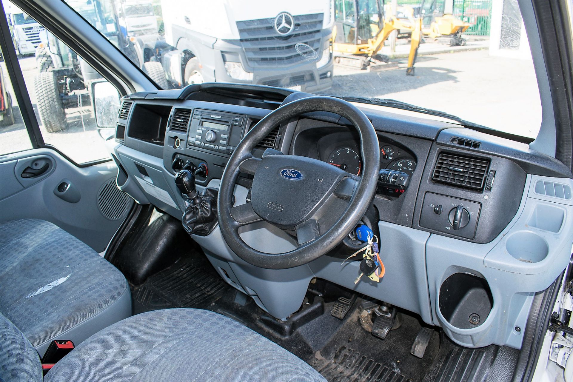 Ford Transit 100 250 SWB panel van Registration Number: AV13 WDX Date of Registration: 07/08/2013 - Image 9 of 13