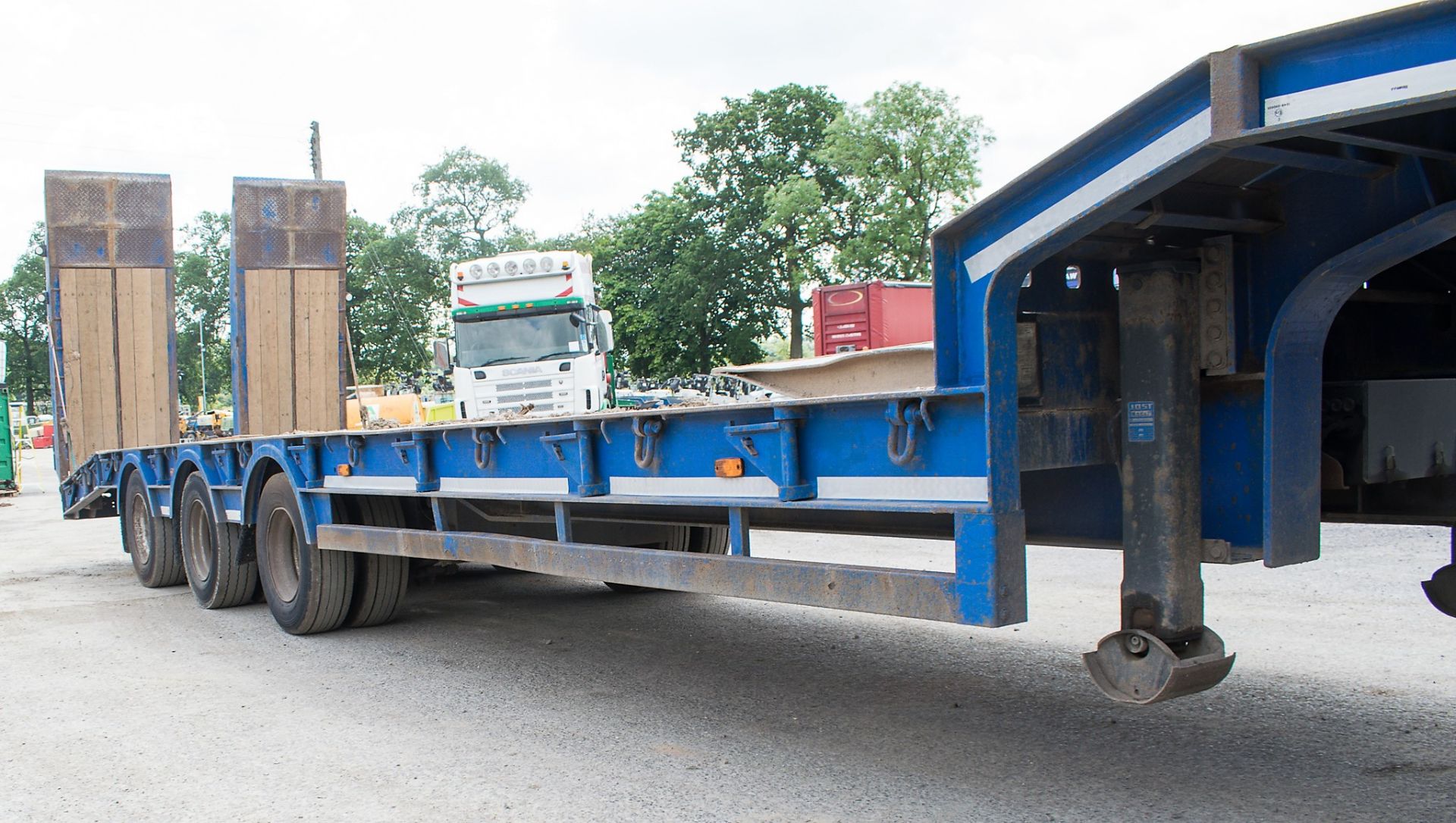 King GTS 44 tri axle step frame low loader trailer Year: 2012 S/N: KT10056 Ministry Number: - Image 5 of 11