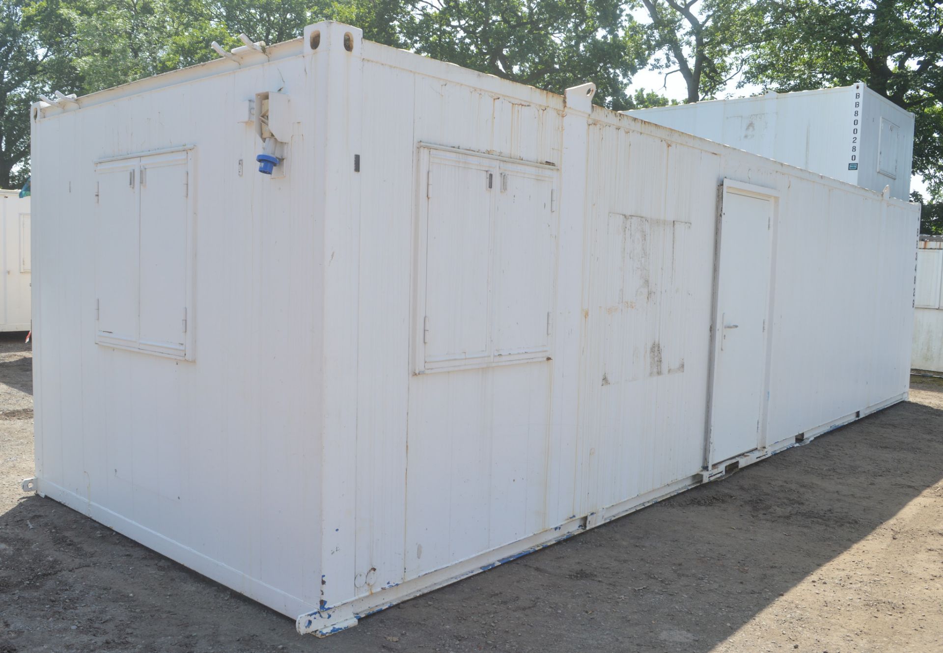 32 ft x 10 ft steel anti vandal site unit office c/w keys in office  BB34829 - Image 3 of 6