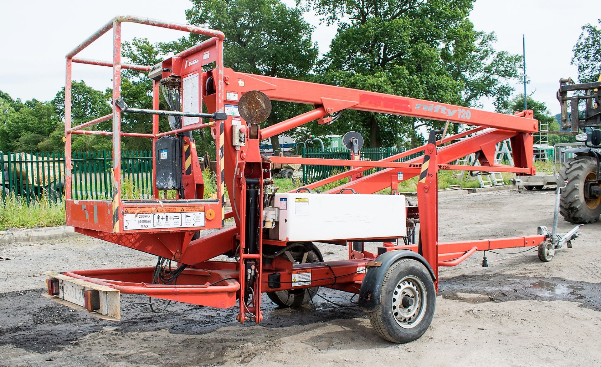 Nifty 120HE battery electric fast tow boom lift Year: 2006 S/N: 14221 - Image 4 of 6