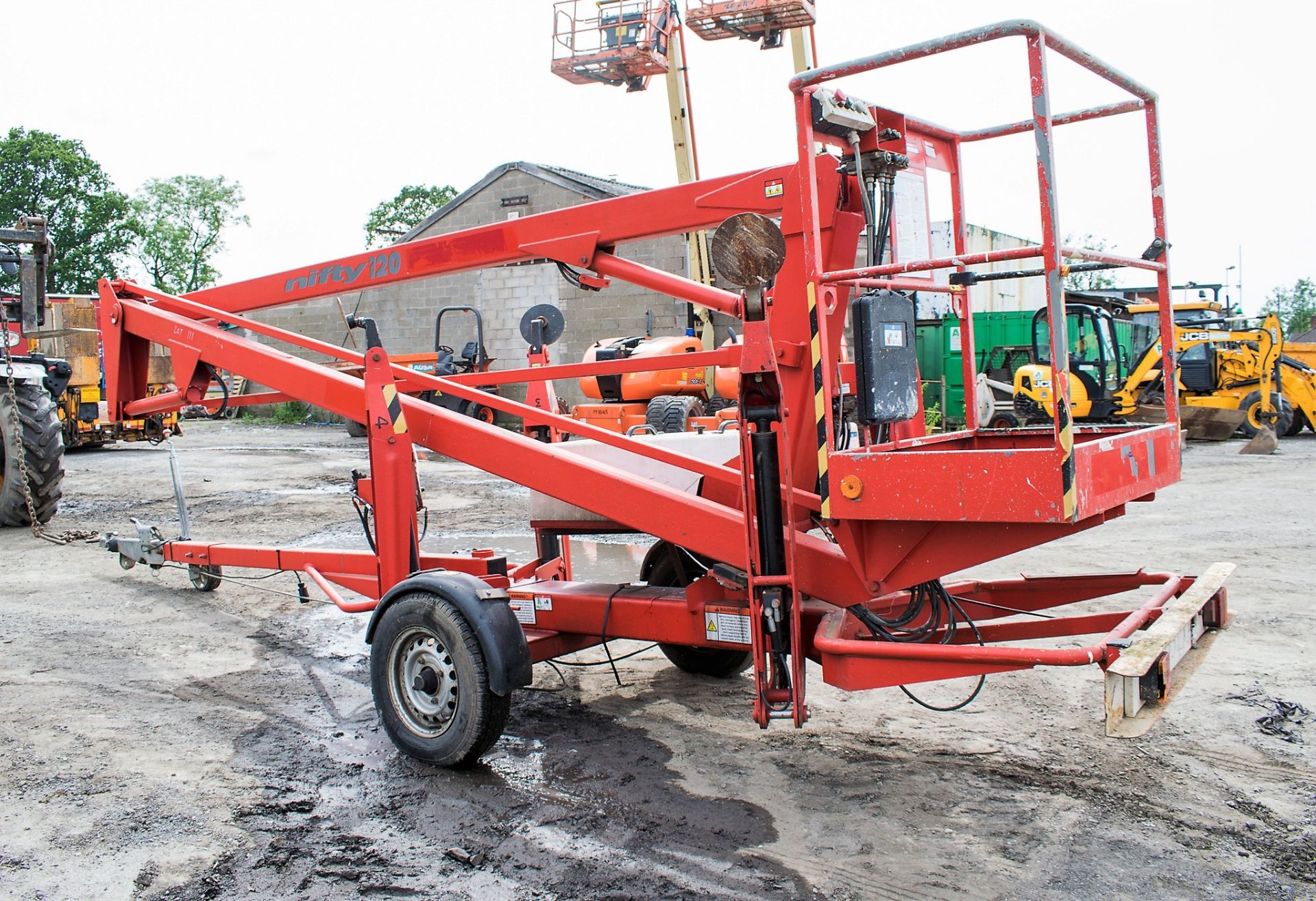 Nifty 120HE battery electric fast tow boom lift Year: 2006 S/N: 14221 - Image 3 of 6