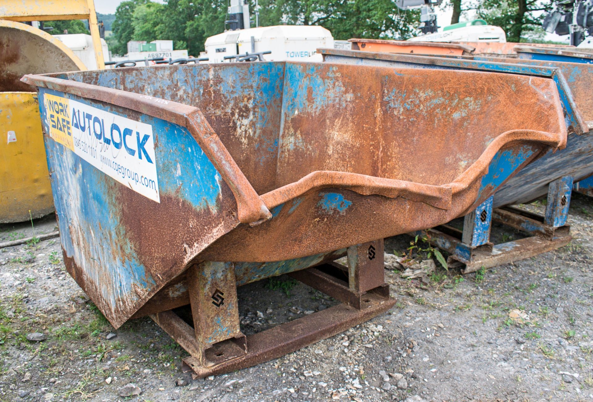Steel tipping skip A689518