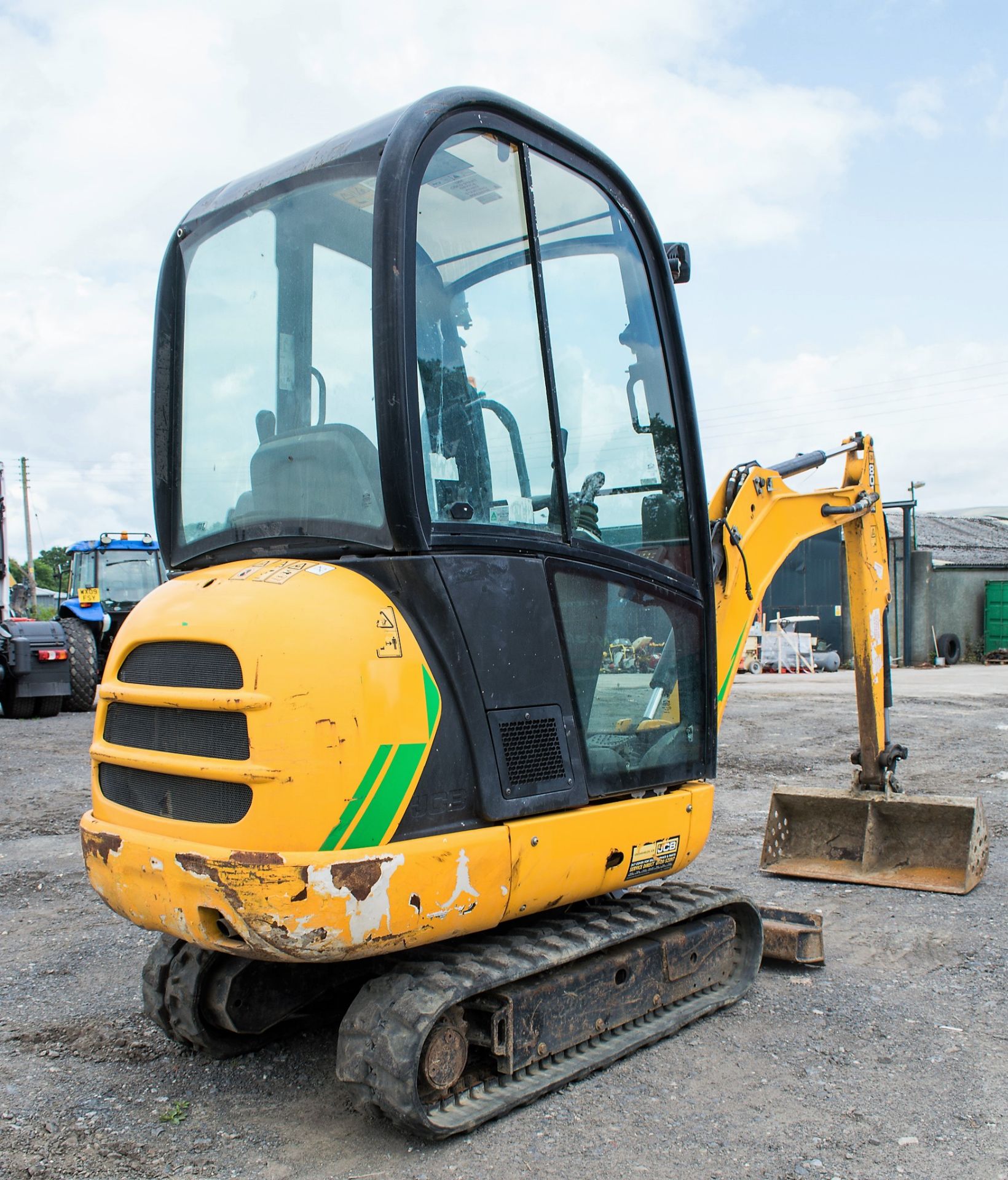 JCB 8016 1.5 tonne rubber tracked mini excavator Year: 2015 S/N: 2071764 Recorded Hours: 944 - Image 4 of 12