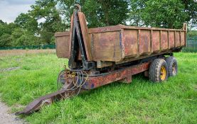 Tandem axle hook lift trailer c/w body