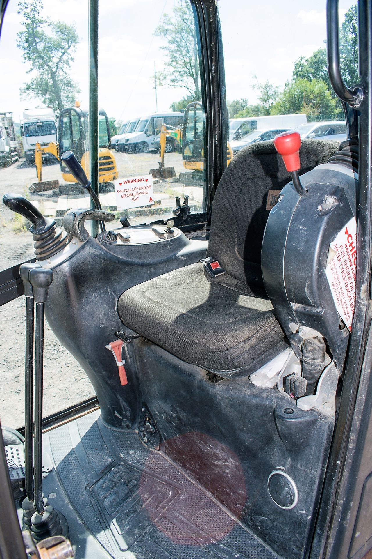 JCB 8016 CTS 1.5 tonne rubber tracked mini excavator Year: 2014 S/N: 2071574 Recorded Hours: 1396 - Image 12 of 12