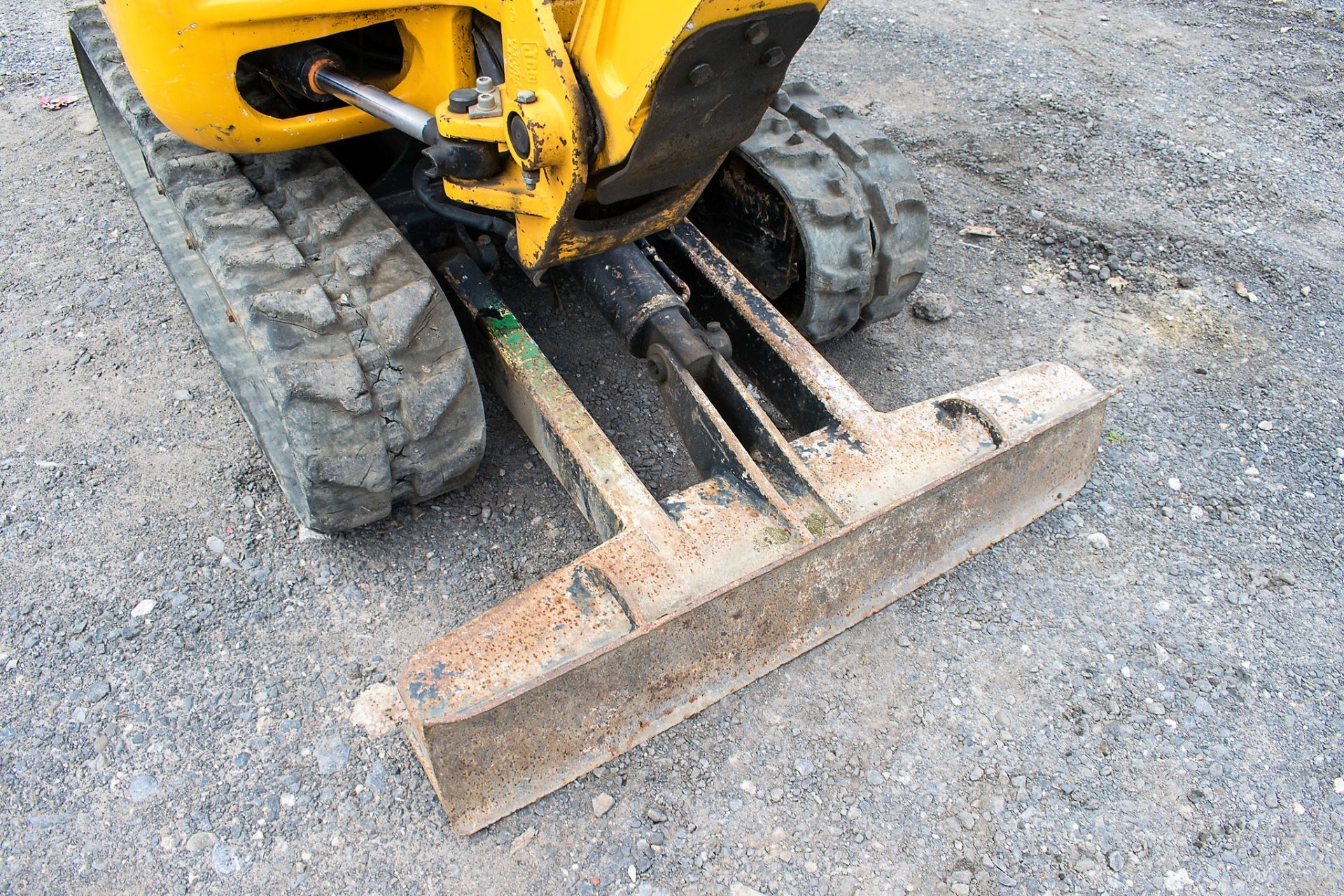 JCB 8016 1.5 tonne rubber tracked mini excavator Year: 2015 S/N: 2071764 Recorded Hours: 944 - Image 10 of 12