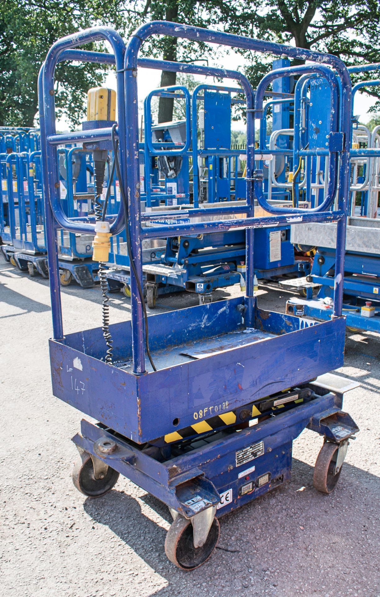 Pop-Up battery electric mobile scissor lift - Image 2 of 2