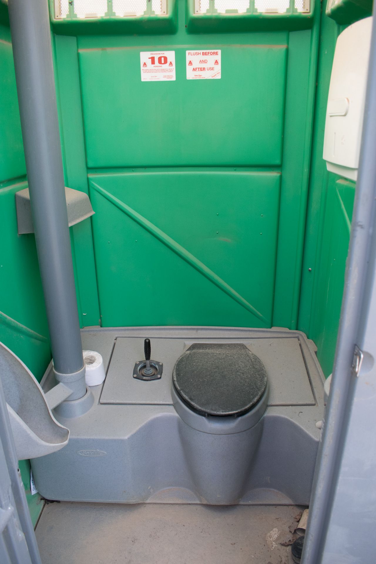 Plastic portable toilet unit A152411 - Image 2 of 2