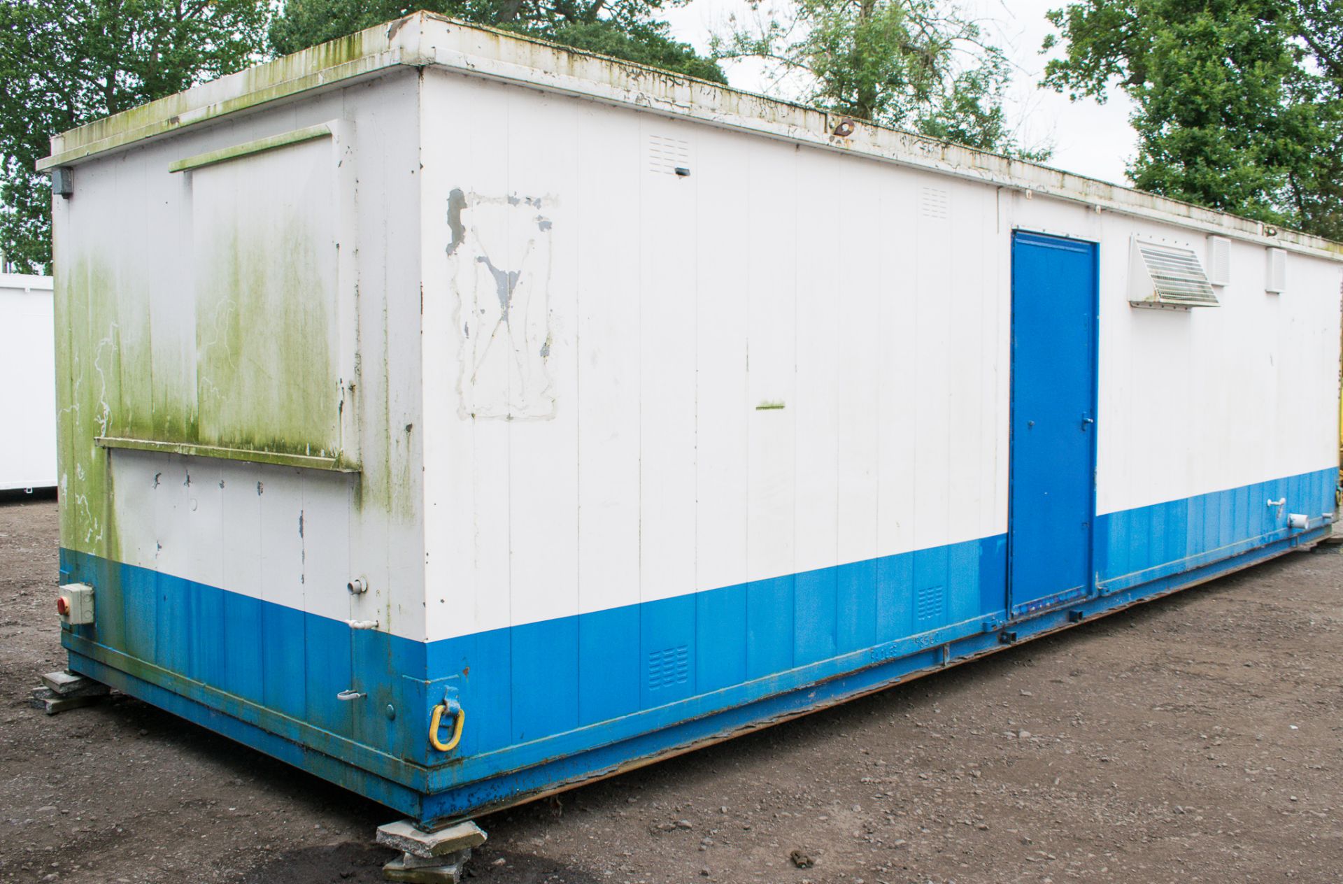 32 foot x 10 foot anti vandal canteen / toilet shower block comprising canteen with sink unit in one - Image 4 of 16