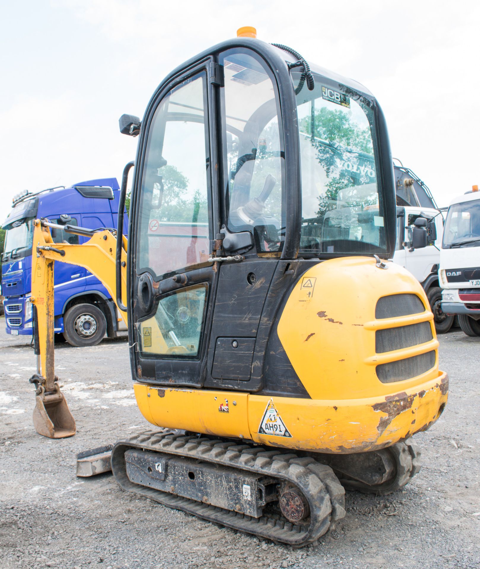 JCB 8016 CTS 1.5 tonne rubber tracked mini excavator Year: 2013 S/N: 2071337 Recorded Hours: 1335 - Image 3 of 12