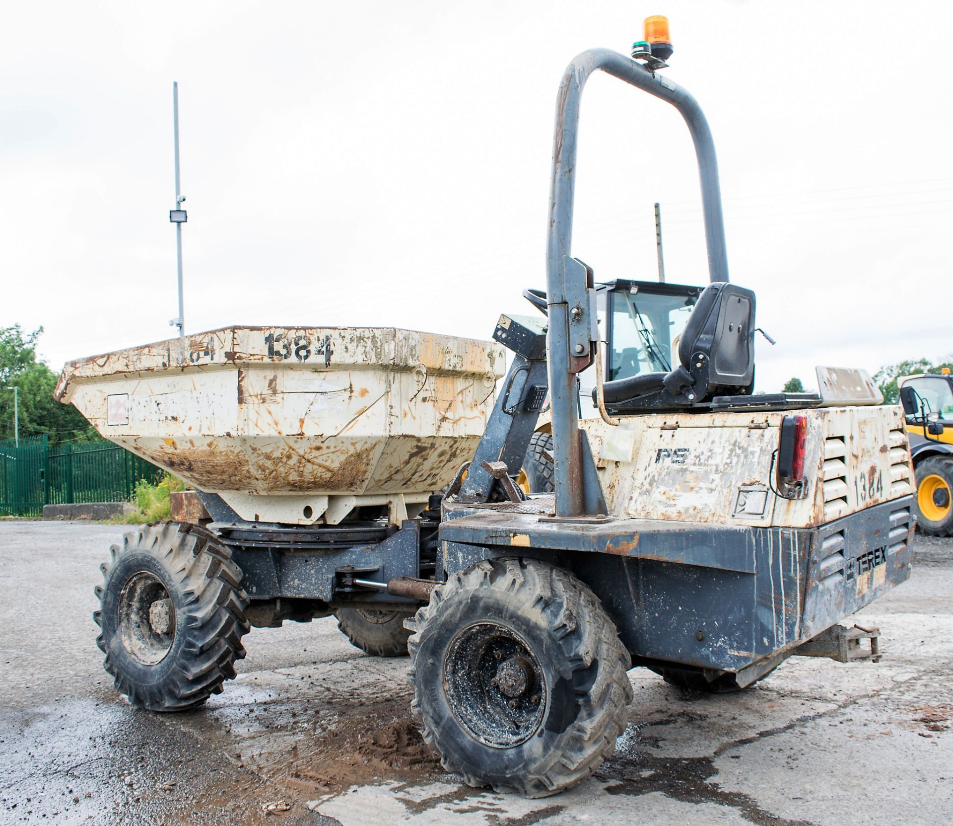 Benford Terex 3 tonne swivel skip dumper Year: 2007 S/N: E706FS217 Recorded Hours: 2849 1384 - Image 3 of 15