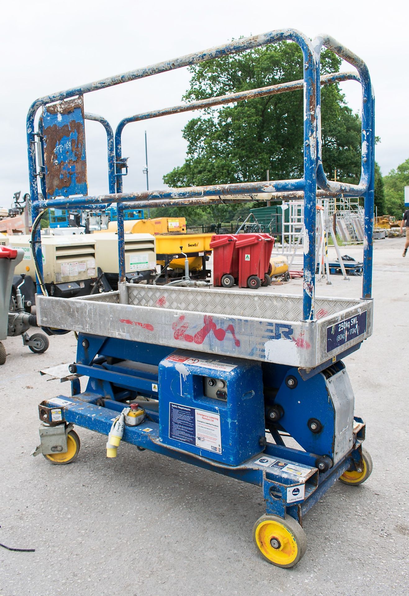 Power Tower 110v battery electric push around scissor lift 08PT0149 - Image 2 of 4