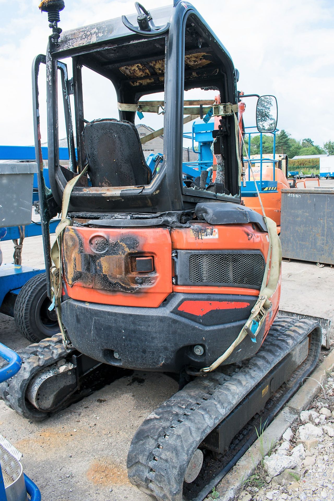 Kubota U27-4 2.8 tonne rubber tracked mini excavator Year: 2016 S/N: 58747 A739016 ** Subject to - Image 6 of 12