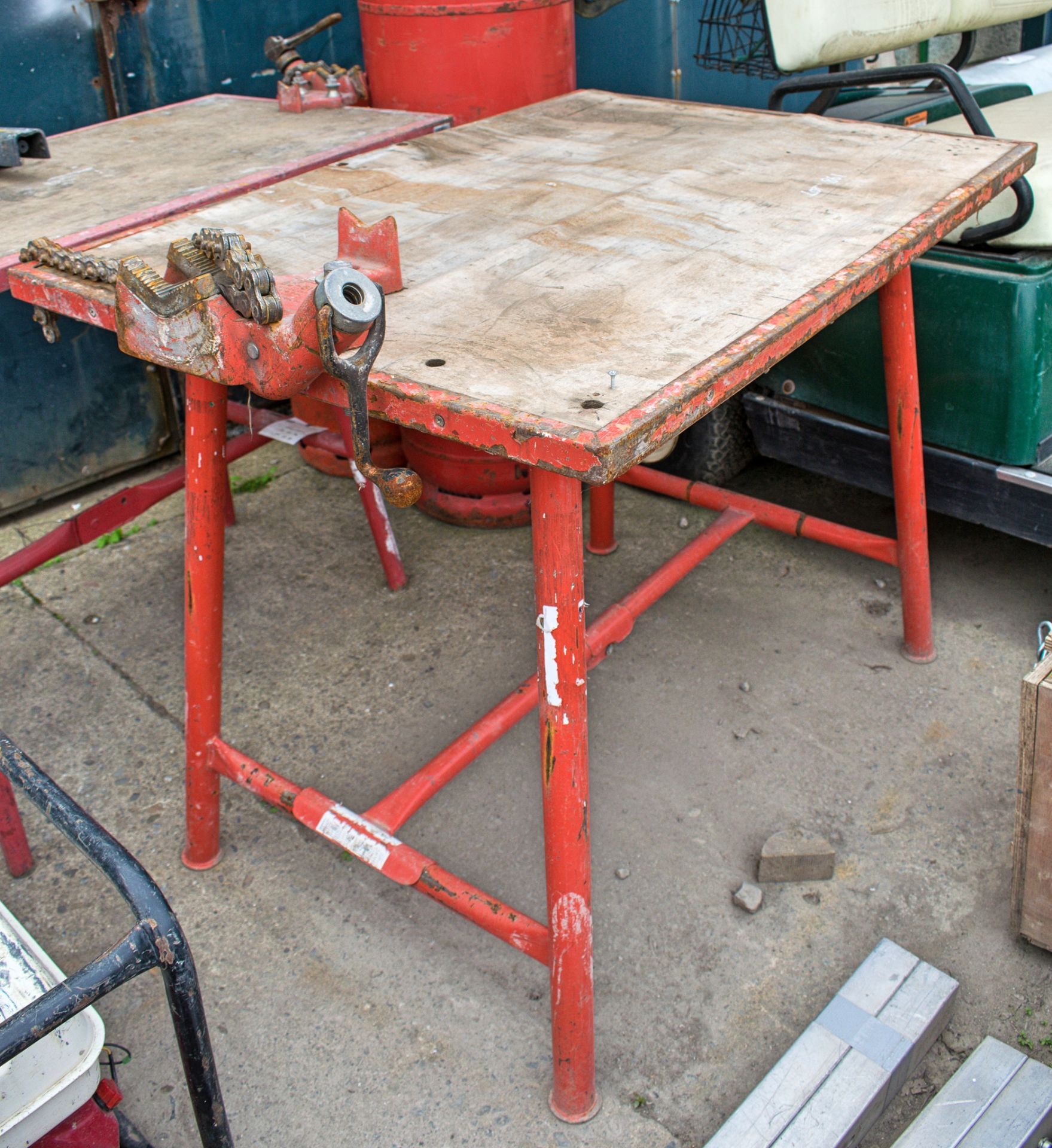 Steel site bench c/w pipe vice