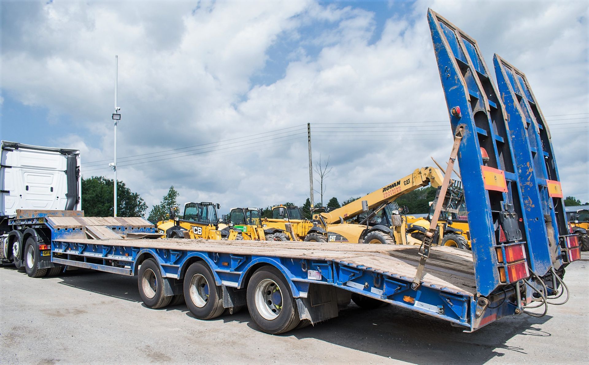 King GTS 44 tri axle step frame low loader trailer Year: 2012 S/N: KT10056 Ministry Number: - Image 3 of 11