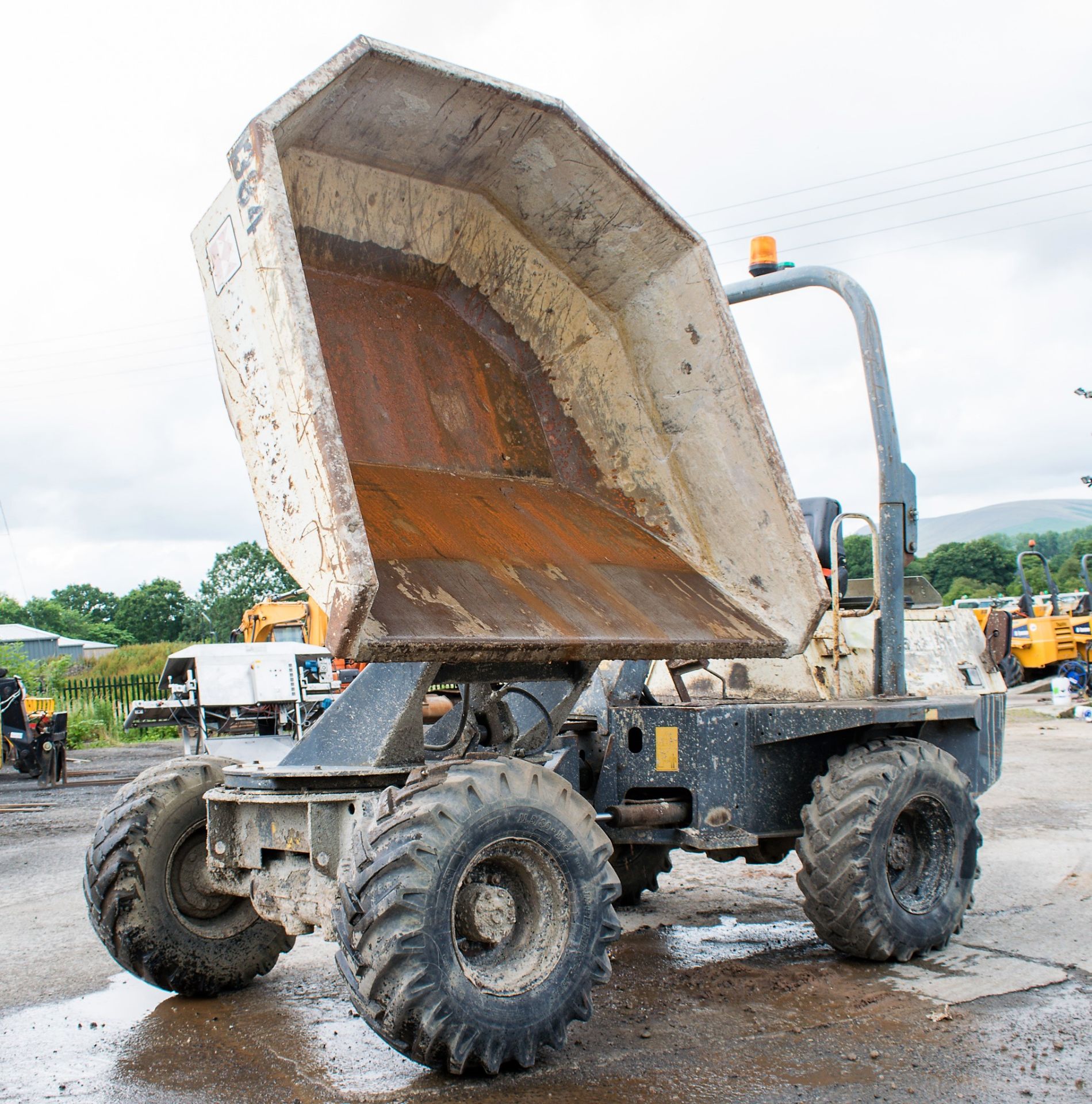 Benford Terex 3 tonne swivel skip dumper Year: 2007 S/N: E706FS217 Recorded Hours: 2849 1384 - Image 7 of 15