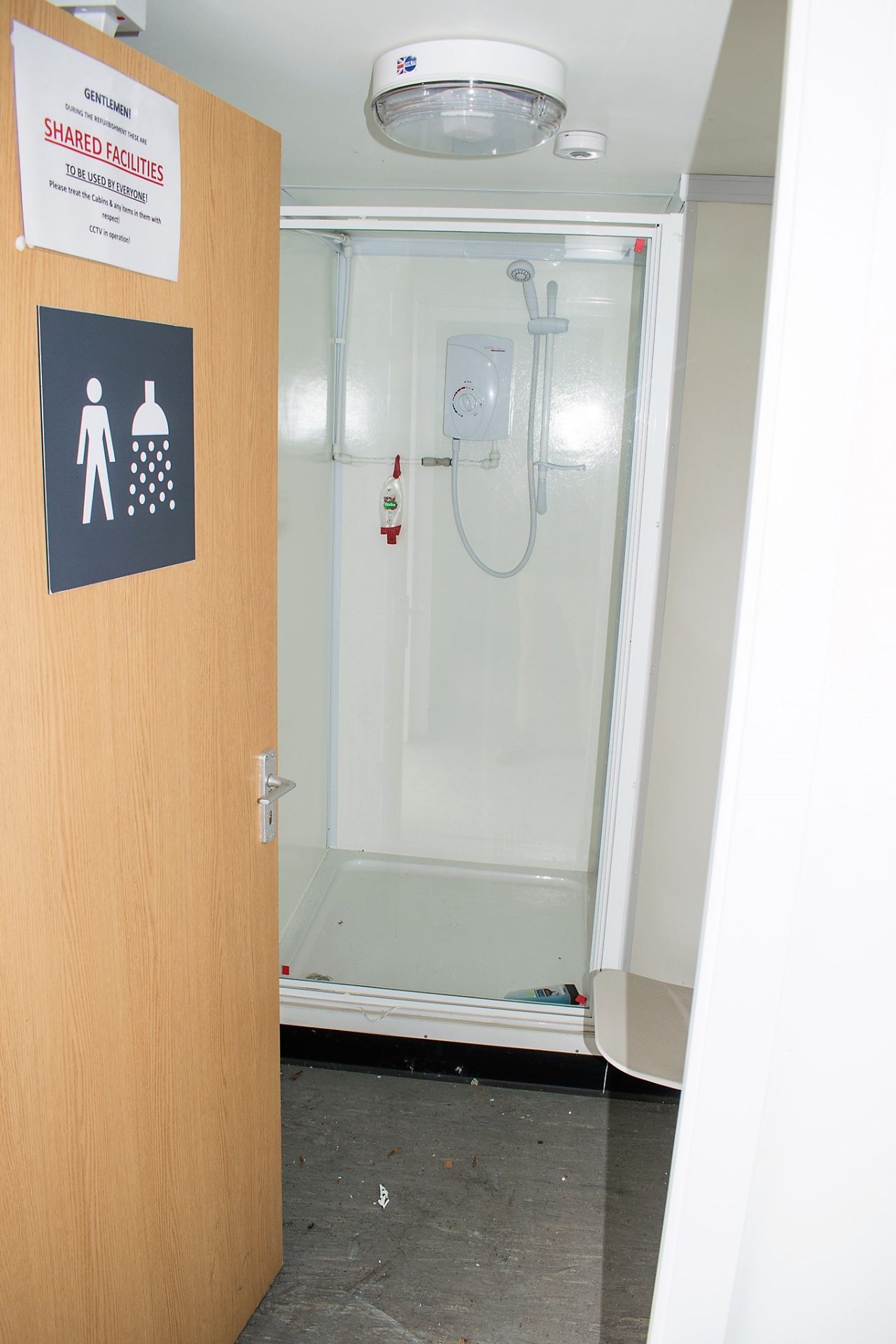 32 ft x 10 ft steel anti vandal toilet/changing room site unit Comprising of: Ladies & gents toilet, - Image 12 of 12