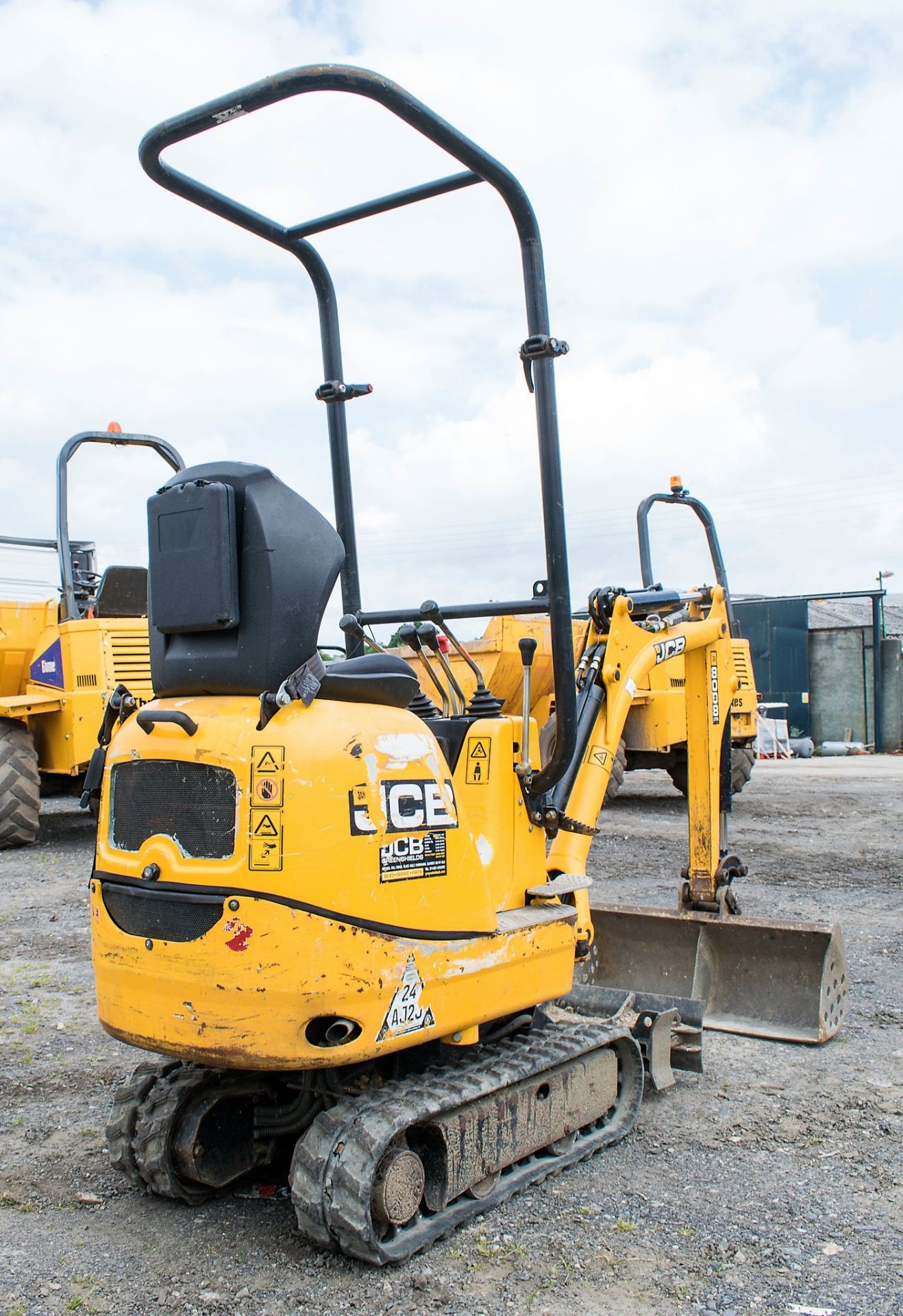 JCB 8008 0.75 tonne rubber tracked micro excavator Year: 2014 S/N: 764937 Recorded Hours: 922 blade, - Image 4 of 11