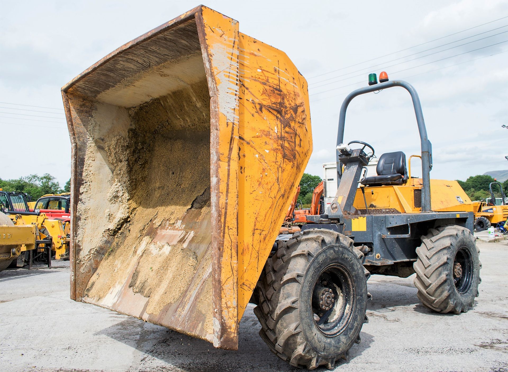 Benford Terex 6 tonne straight skip dumper Year:2010 S/N: 2807 Recorded Hours: 2695 1839 - Image 11 of 15