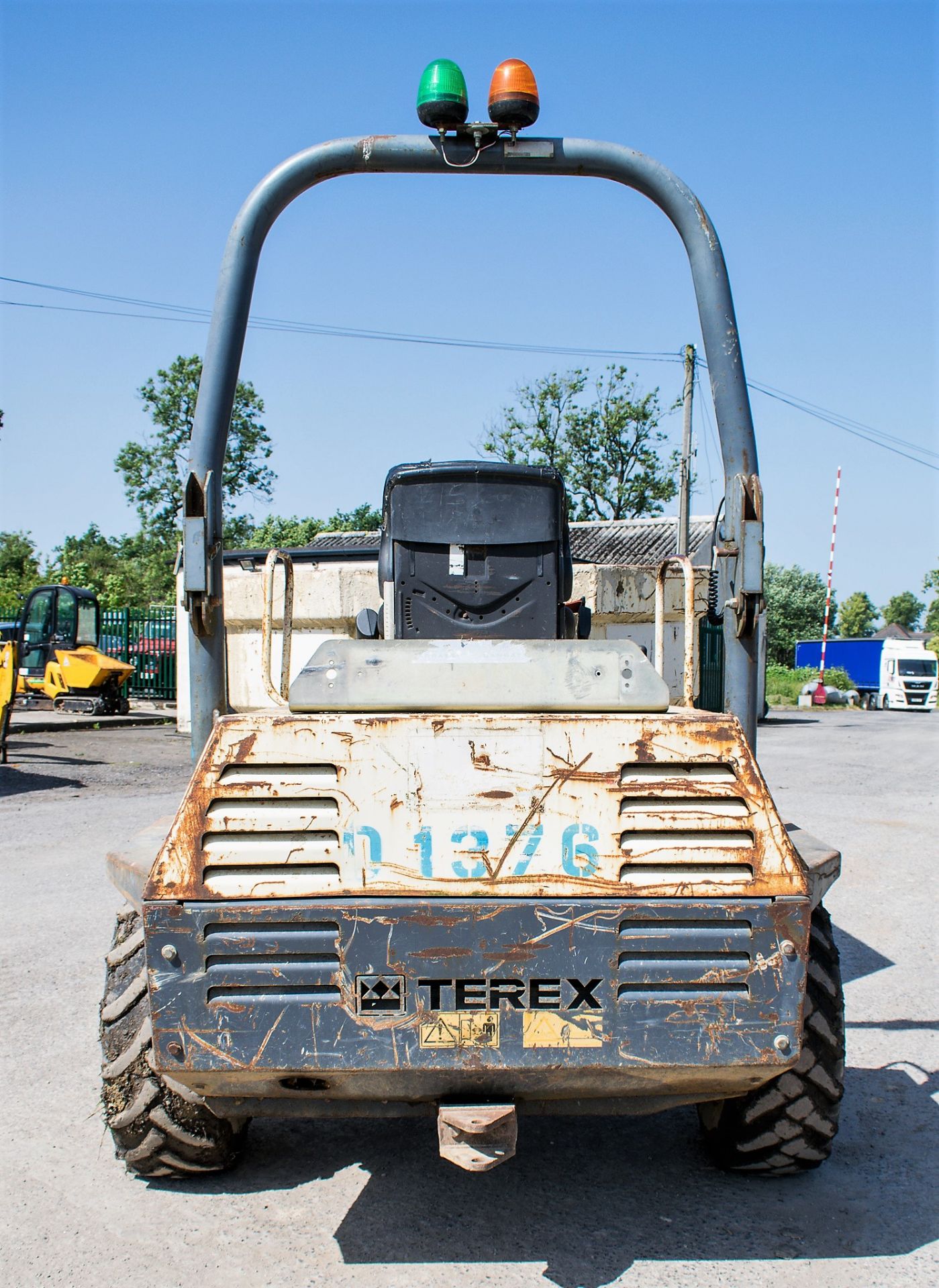 Benford Terex 3 tonne swivel skip dumper Year: 2007 S/N: E704FS153 Recorded Hours: 3931 D1376 - Image 6 of 15