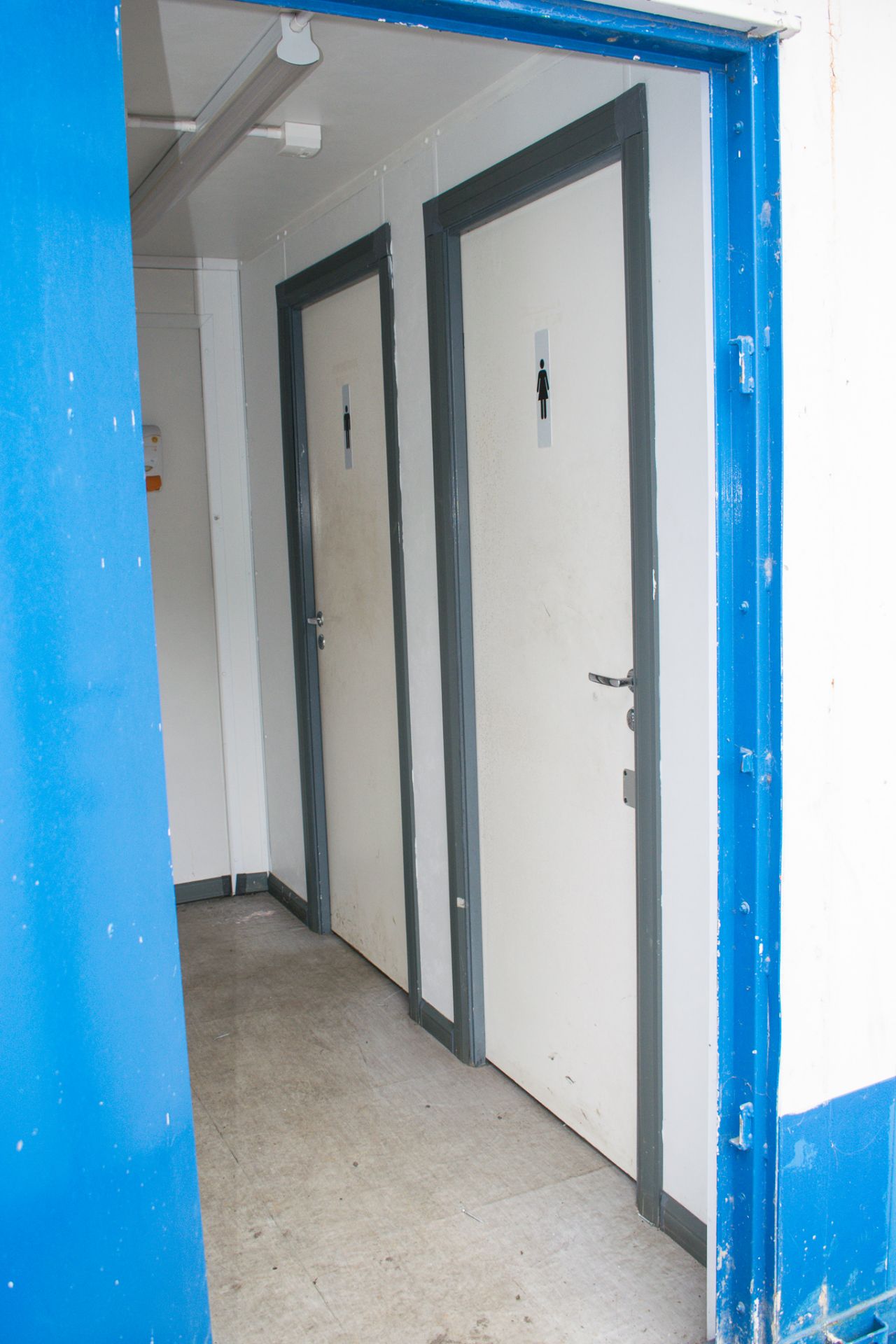 32 foot x 10 foot anti vandal canteen / toilet shower block comprising canteen with sink unit in one - Image 15 of 16