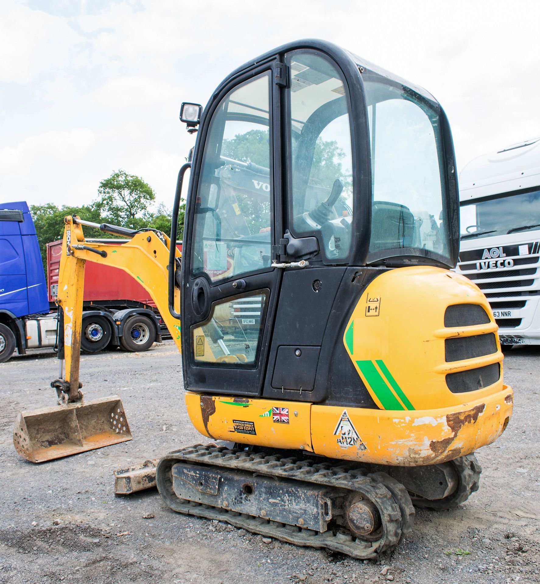 JCB 8016 1.5 tonne rubber tracked mini excavator Year: 2015 S/N: 2071764 Recorded Hours: 944 - Image 3 of 12