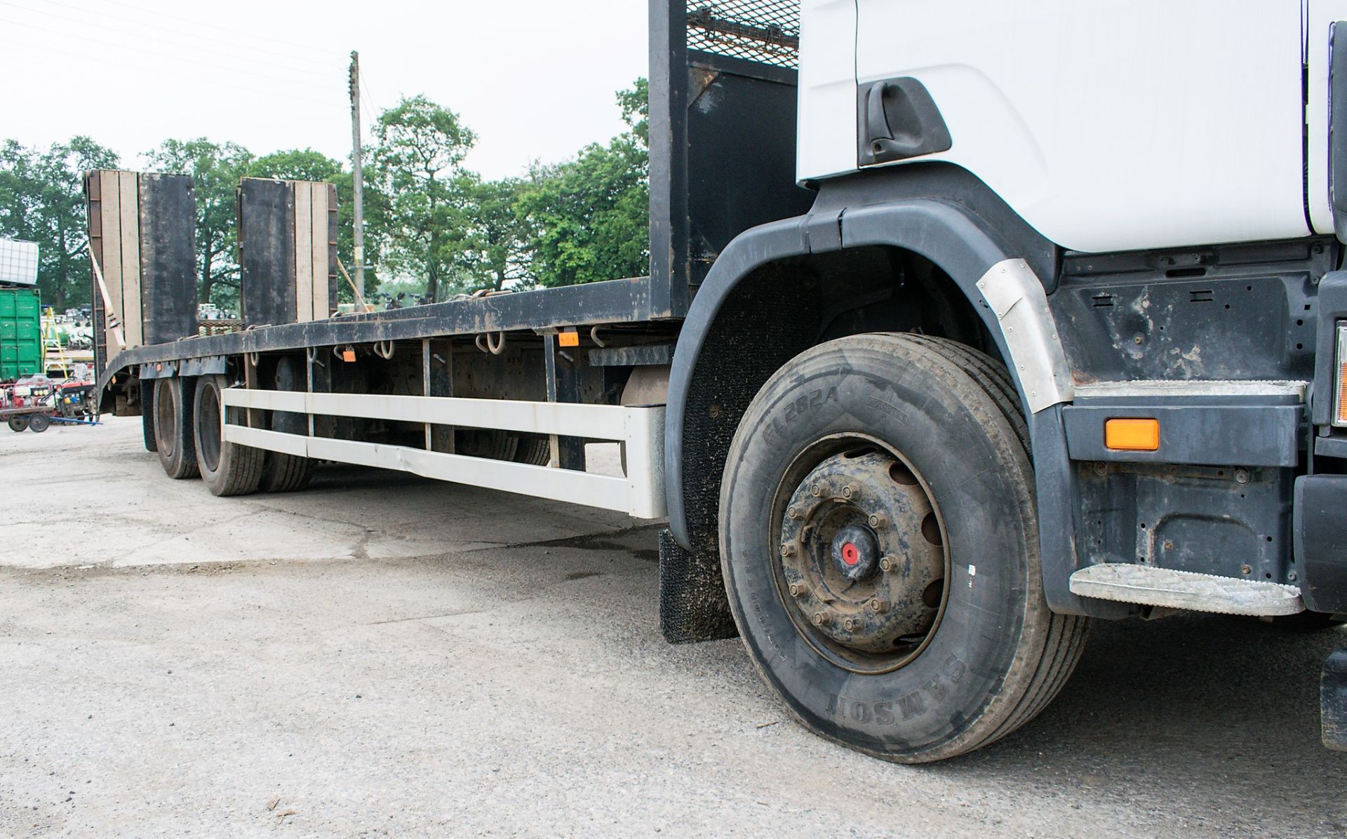 Scania 4-SRS 94D 260 26 tonne 6 wheel Beaver tail plant lorry - Image 7 of 12