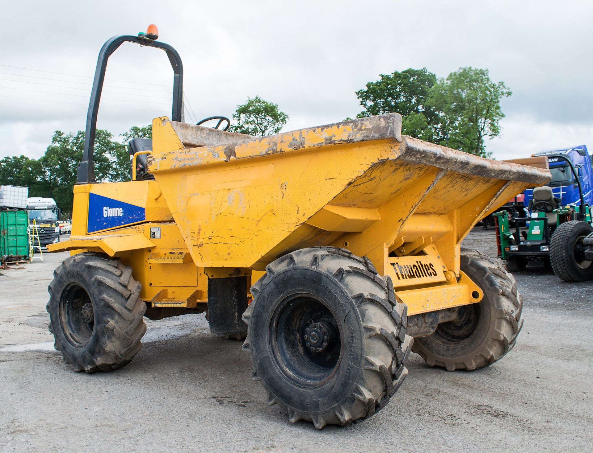 Thwaites 6 tonne straight skip dumper Year: 2005 S/N: 7A7418 Recorded Hours: 4287 1898 - Image 2 of 13