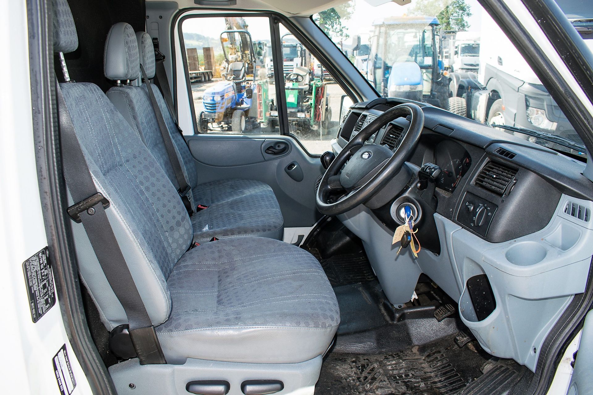 Ford Transit 100 250 SWB panel van Registration Number: AV13 WDX Date of Registration: 07/08/2013 - Image 10 of 13