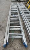 Triple stage aluminium extending ladder A646664