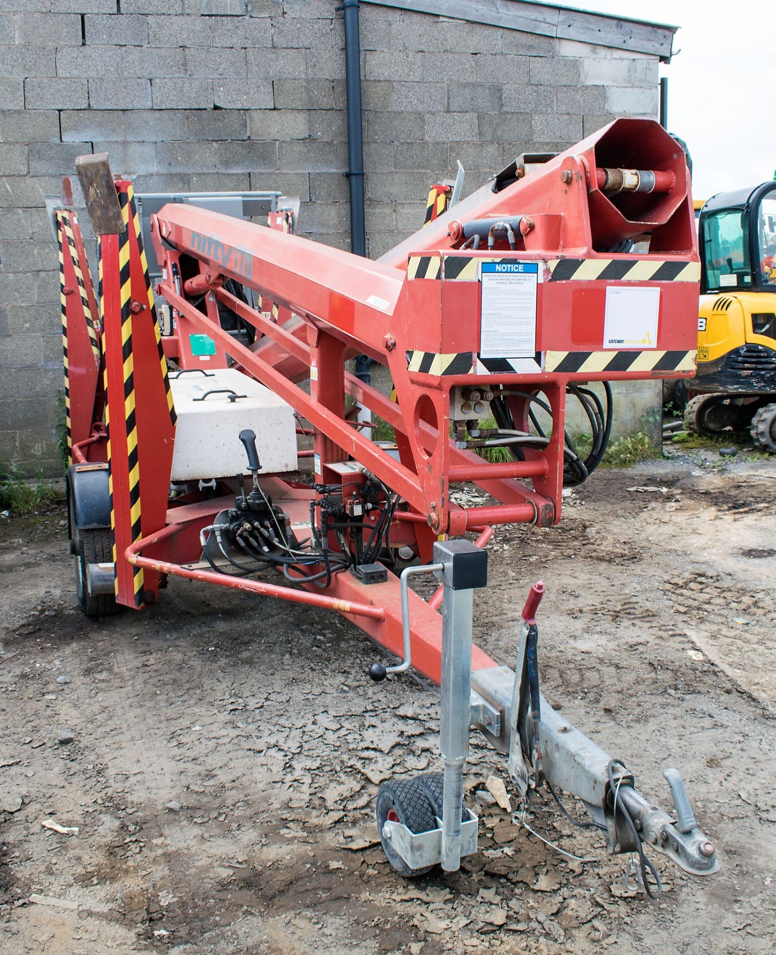 Nifty 170 HDETS diesel/electric fast tow boom lift Year: 2007 S/N: 12329 - Image 2 of 9