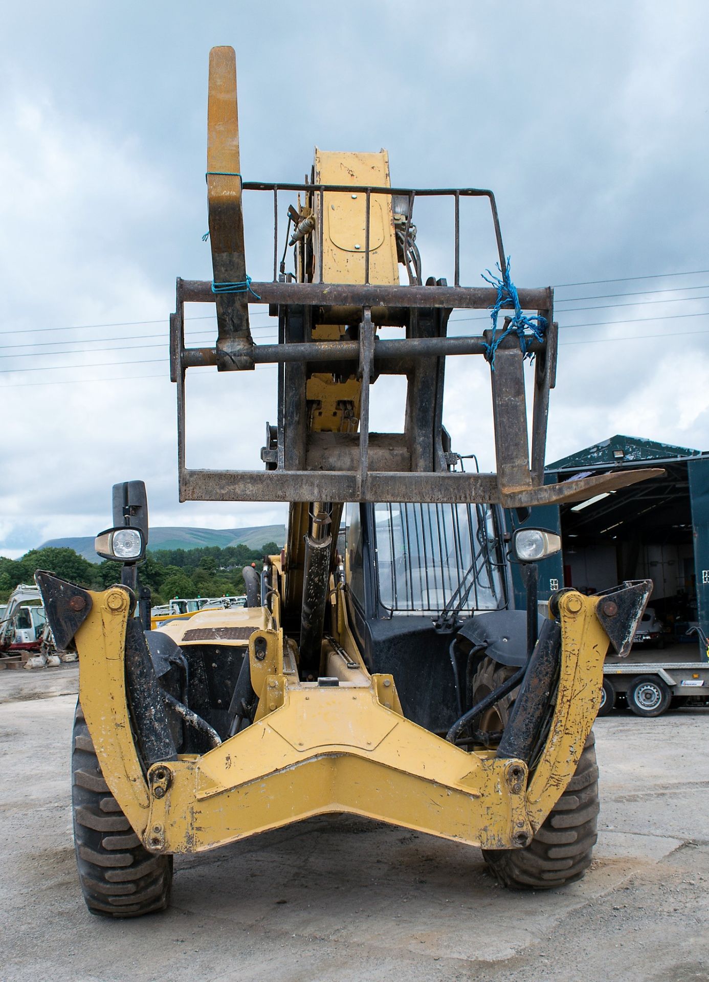 Caterpillar TH360B 13.5 metre telescopic handler Year: 2004 S/N: 01666    Reg: PJ54 DXZ  Recorded - Image 5 of 13