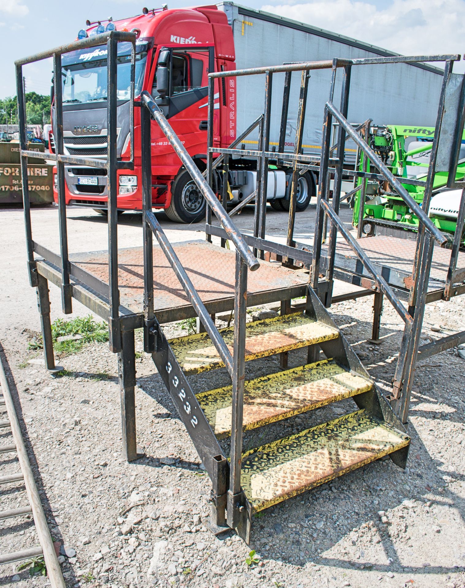 3 tread plus landing steel staircase