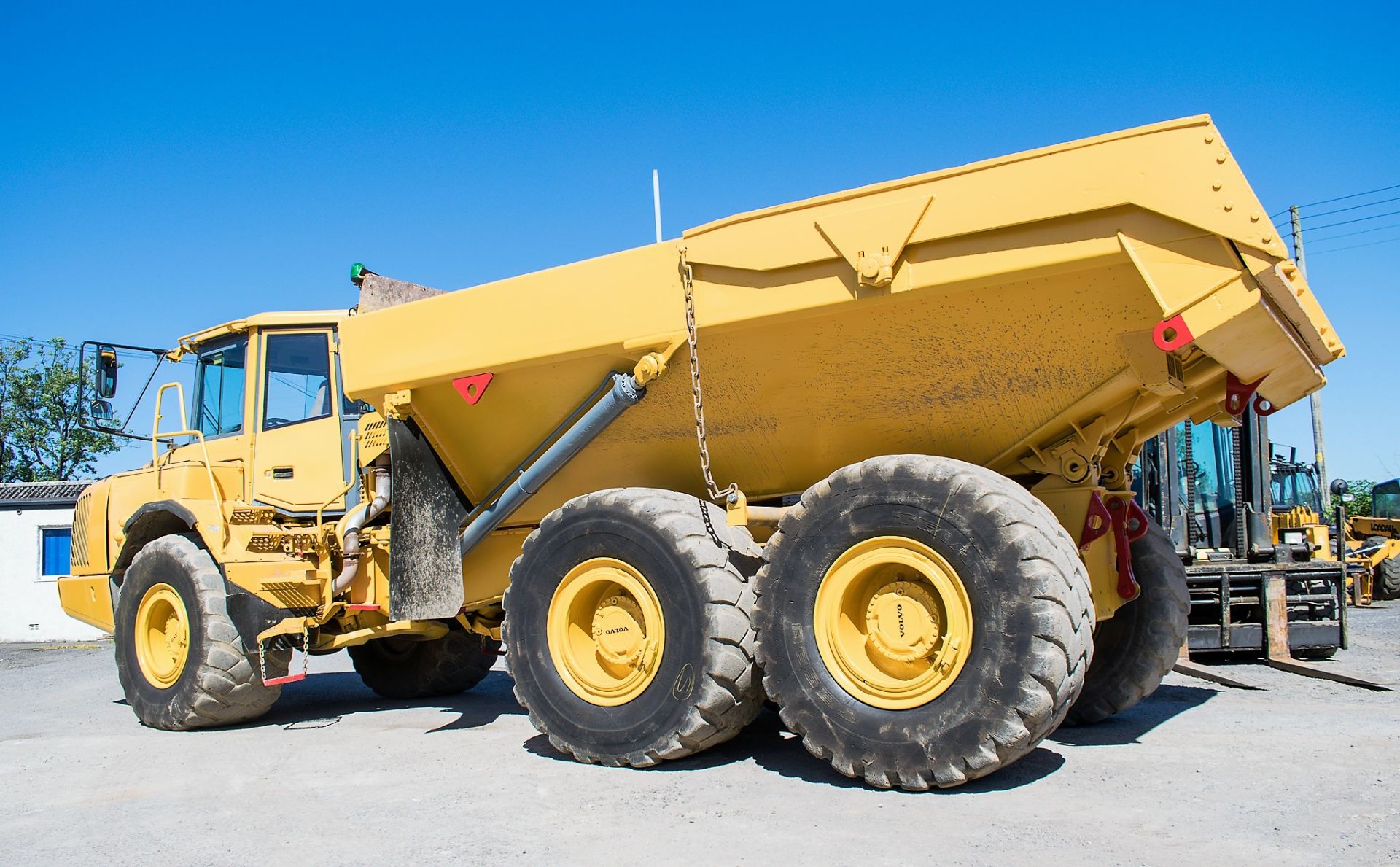 Volvo A30D 30 tonne 6 wheel articulated dump truck Year: 2002 S/N: AD30DV10152 Recorded Hours: 16644 - Image 3 of 17