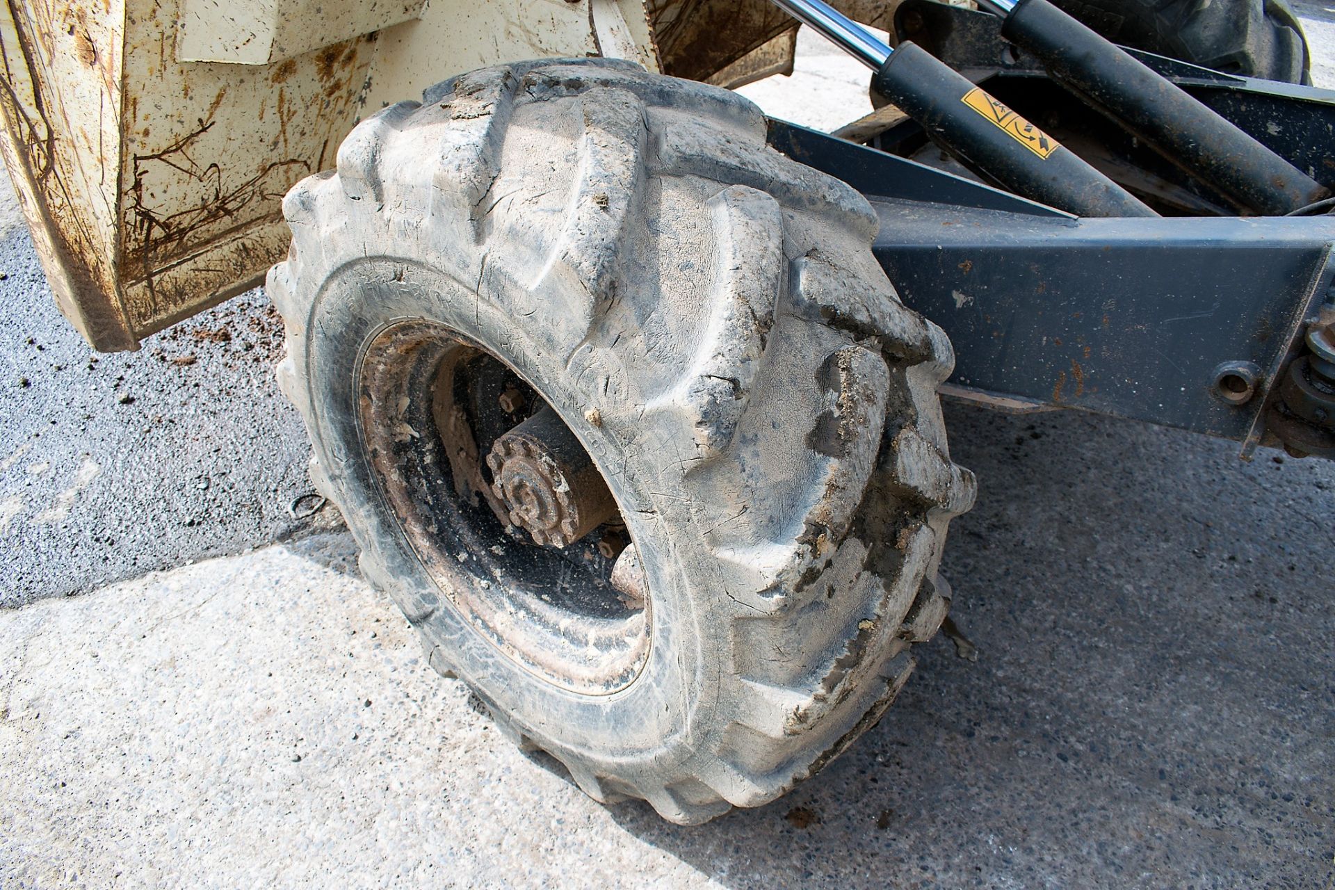 Terex 6 tonne straight skip dumper Year: 2008 S/N: E803FW191 Recorded Hours: 2835 - Image 9 of 15